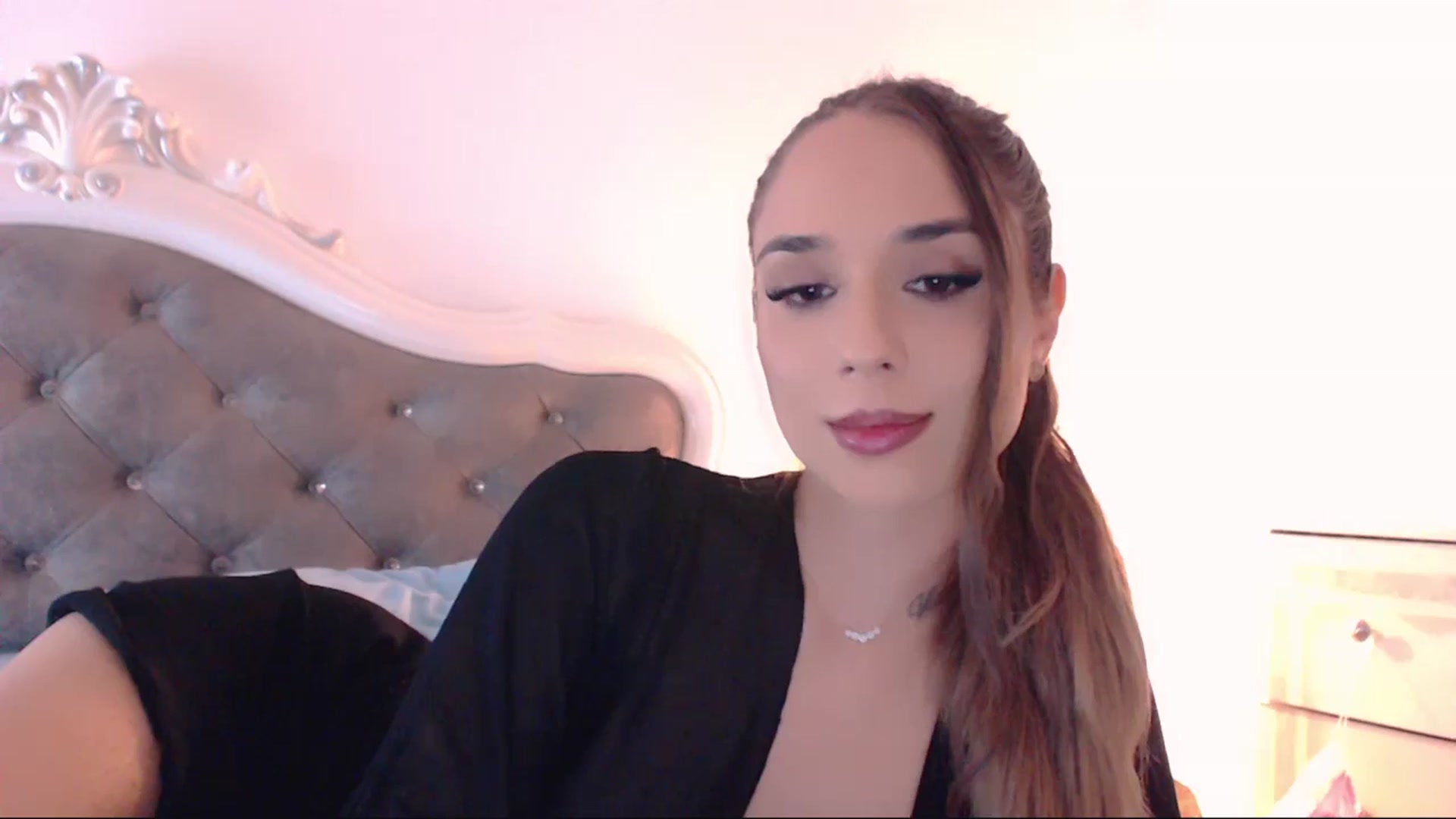 Gallery image thumbnail from Raisadollface's myfreecams stream on, 10/17/2025, 18:37 image 20 of 20