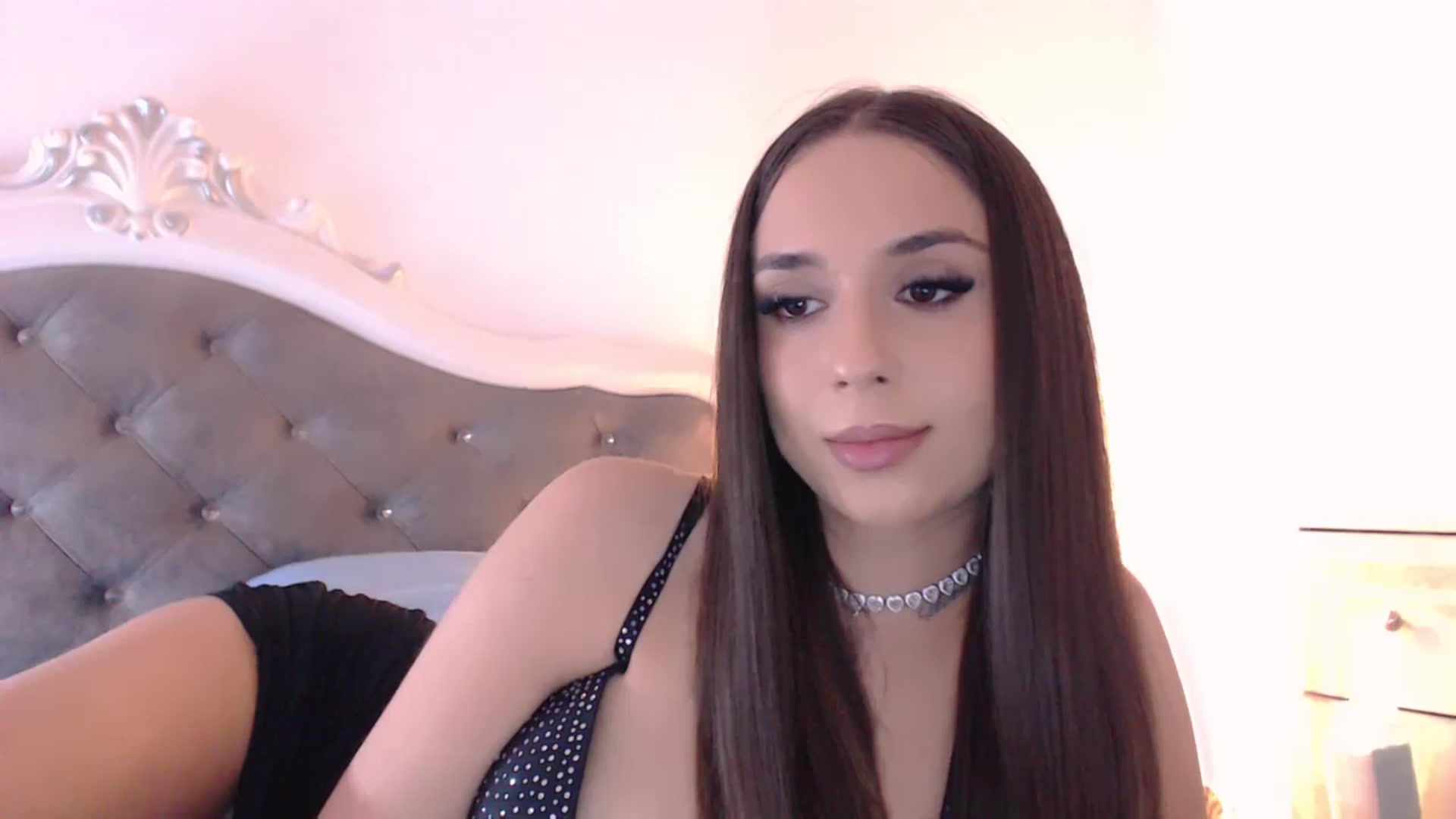 Gallery image thumbnail from Raisadollface's myfreecams stream on, 11/02/2025, 18:46 image 5 of 20