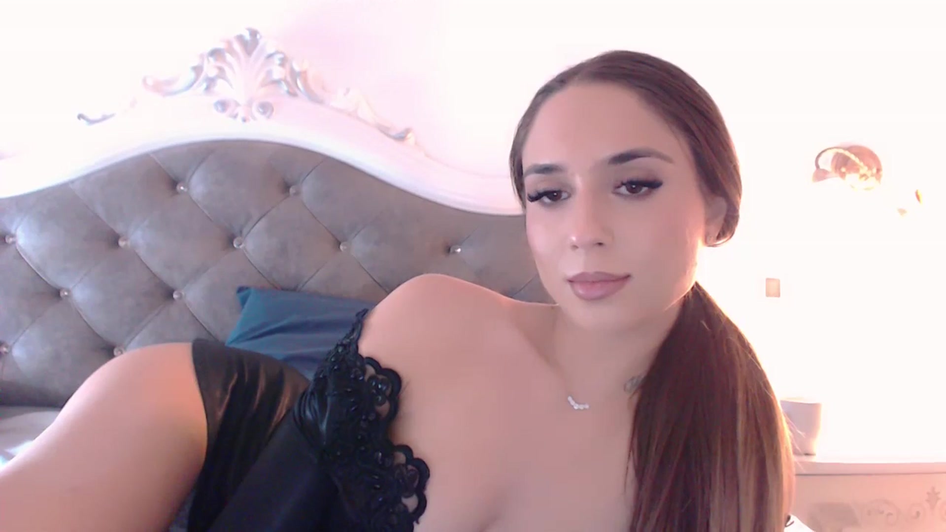 Gallery image thumbnail from Raisadollface's myfreecams stream on, 11/06/2025, 18:58 image 7 of 20