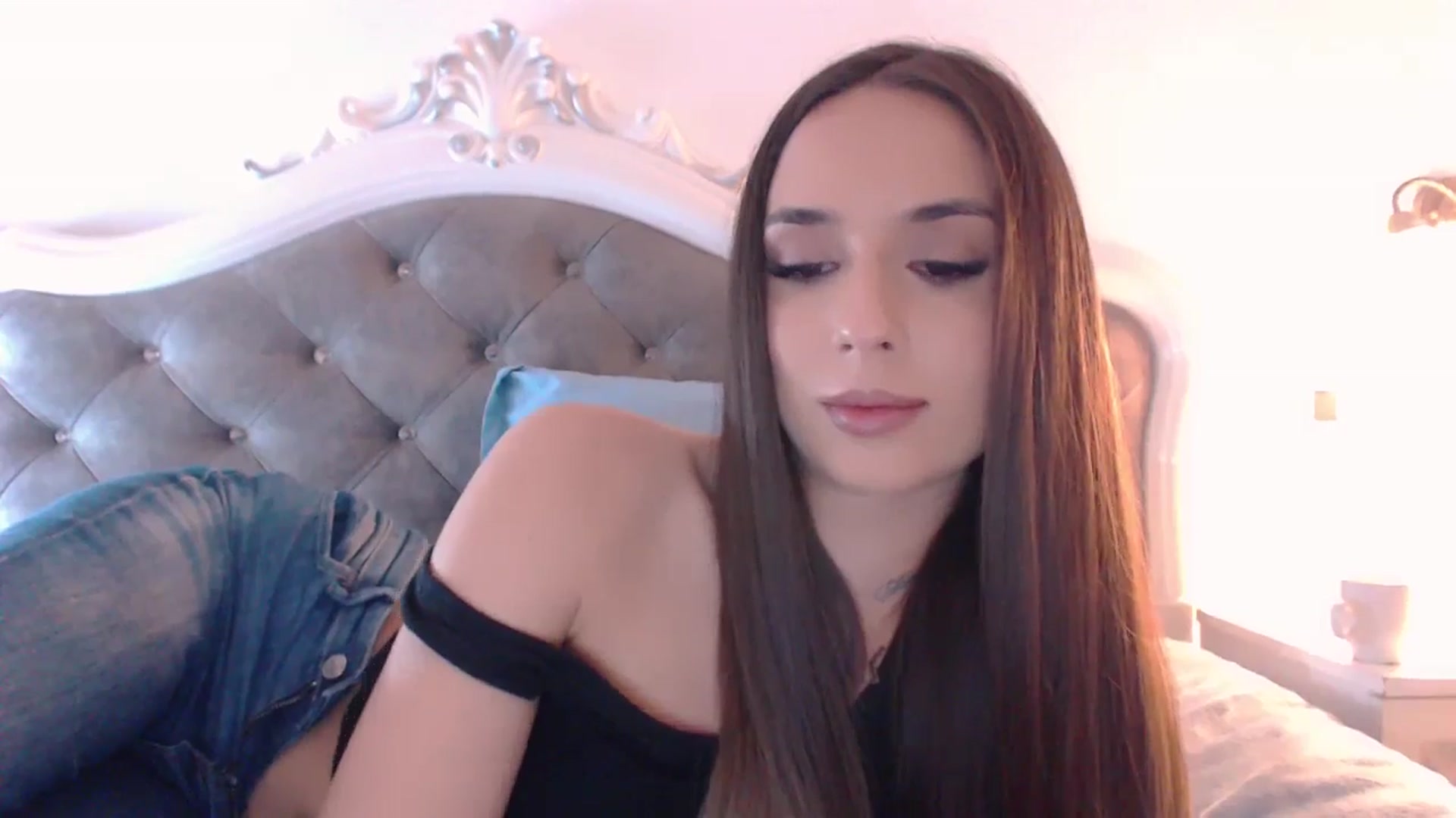 Gallery image thumbnail from Raisadollface's myfreecams stream on, 11/10/2025, 18:58 image 9 of 20