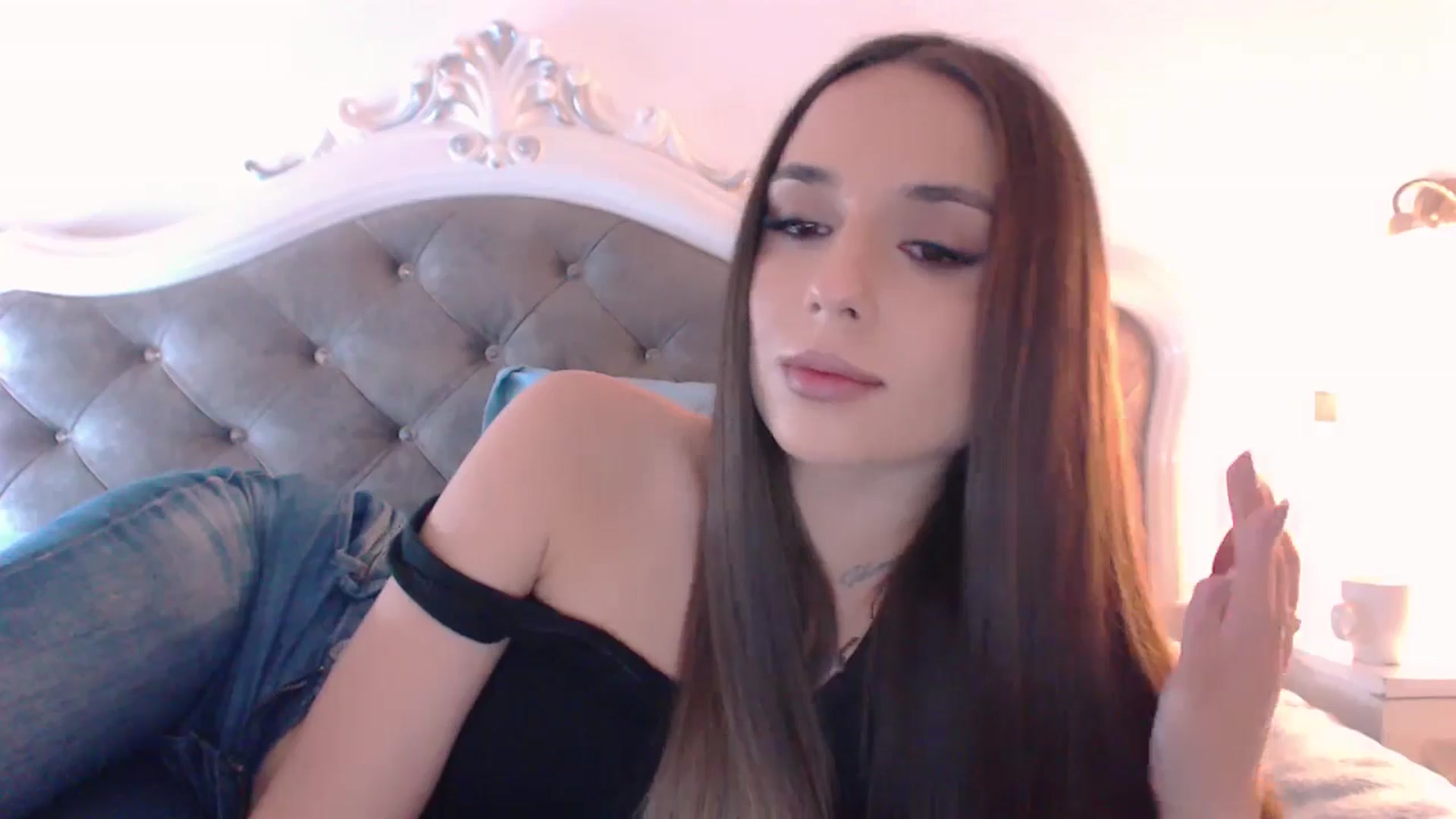 Gallery image thumbnail from Raisadollface's myfreecams stream on, 11/10/2025, 18:58 image 10 of 20