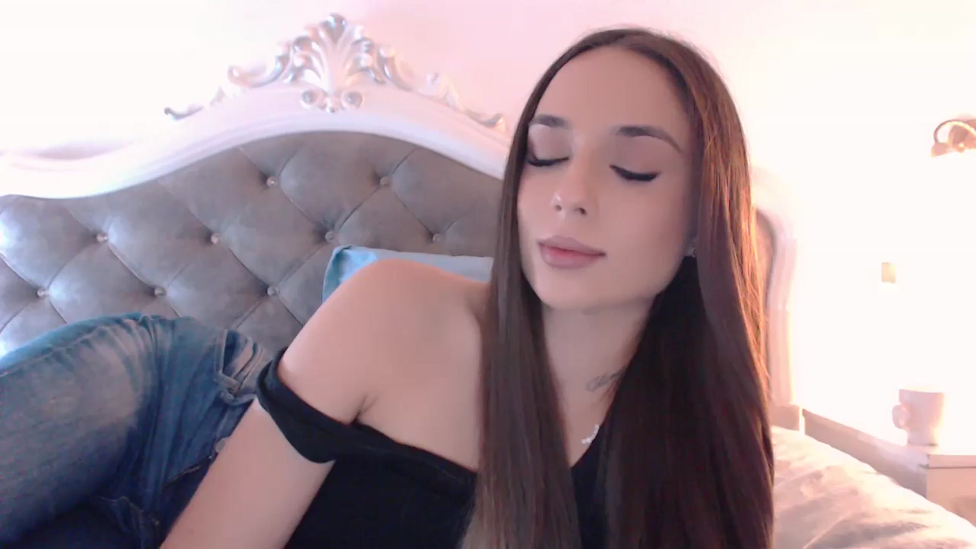 Gallery image thumbnail from Raisadollface's myfreecams stream on, 11/10/2025, 18:58 image 1 of 20