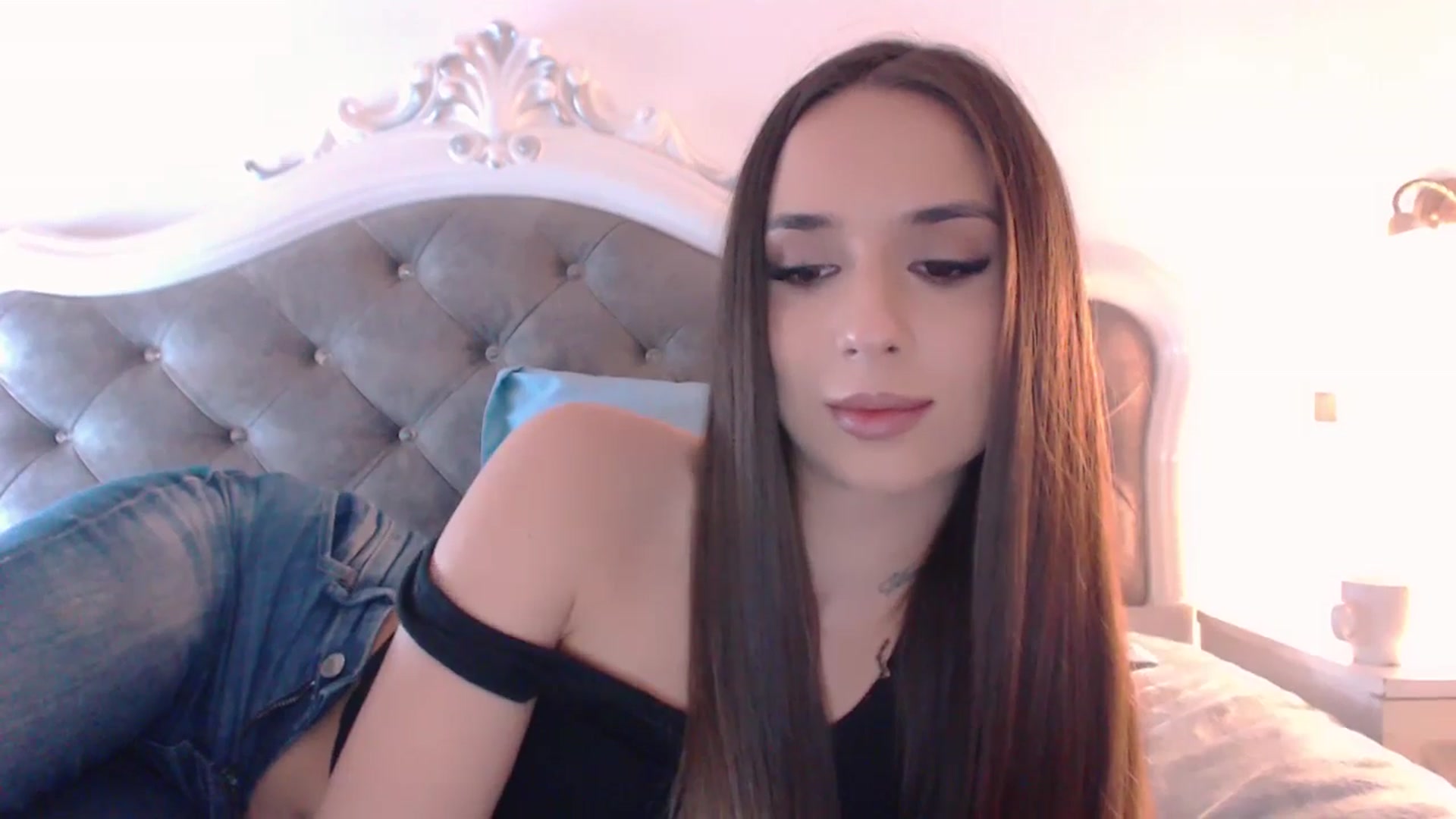 Gallery image thumbnail from Raisadollface's myfreecams stream on, 11/10/2025, 18:58 image 2 of 20