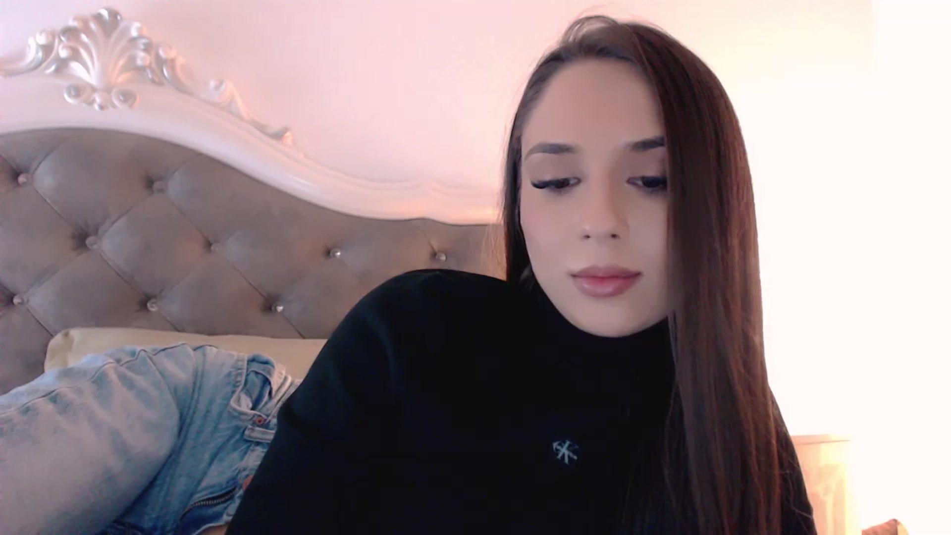 Gallery image thumbnail from Raisadollface's myfreecams stream on, 11/13/2025, 18:51 image 15 of 20