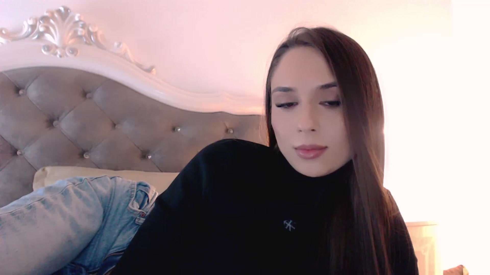 Gallery image thumbnail from Raisadollface's myfreecams stream on, 11/13/2025, 18:51 image 16 of 20
