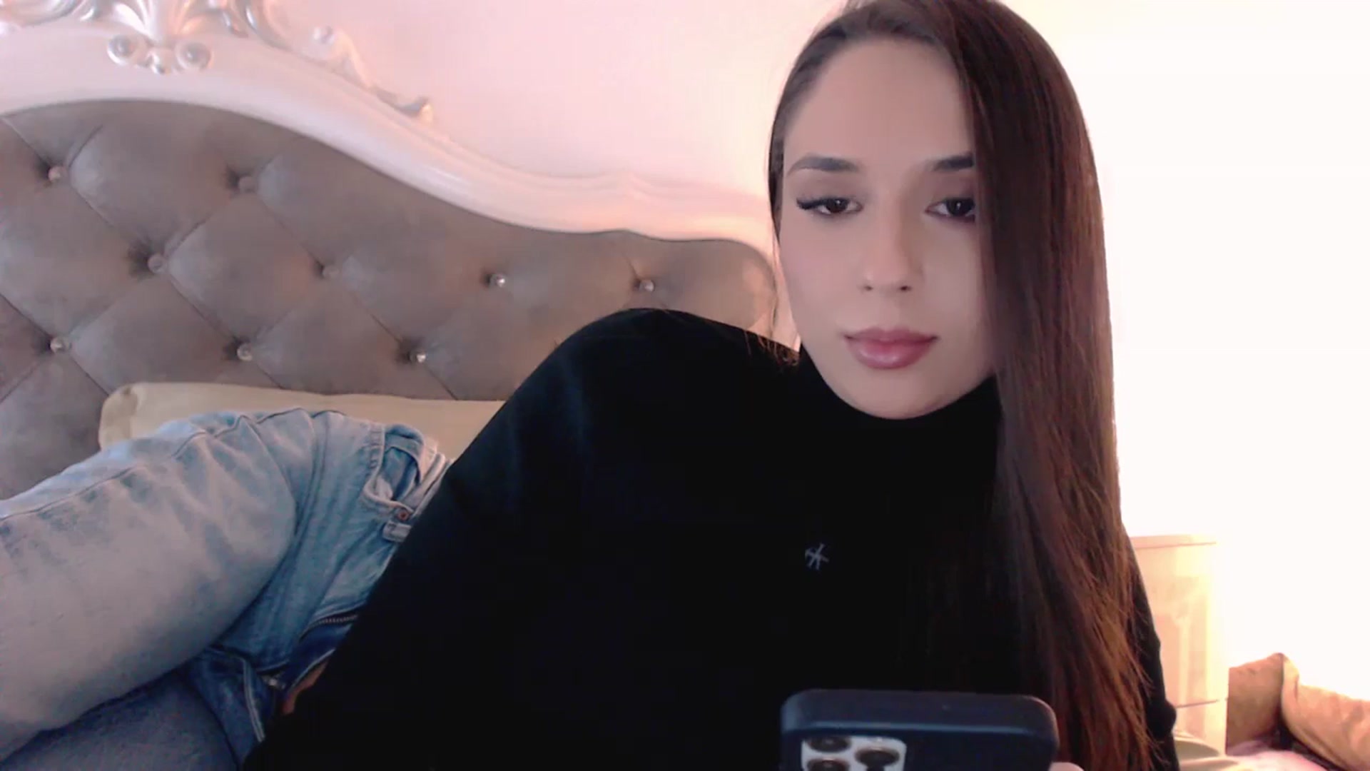 Gallery image thumbnail from Raisadollface's myfreecams stream on, 11/13/2025, 18:51 image 17 of 20