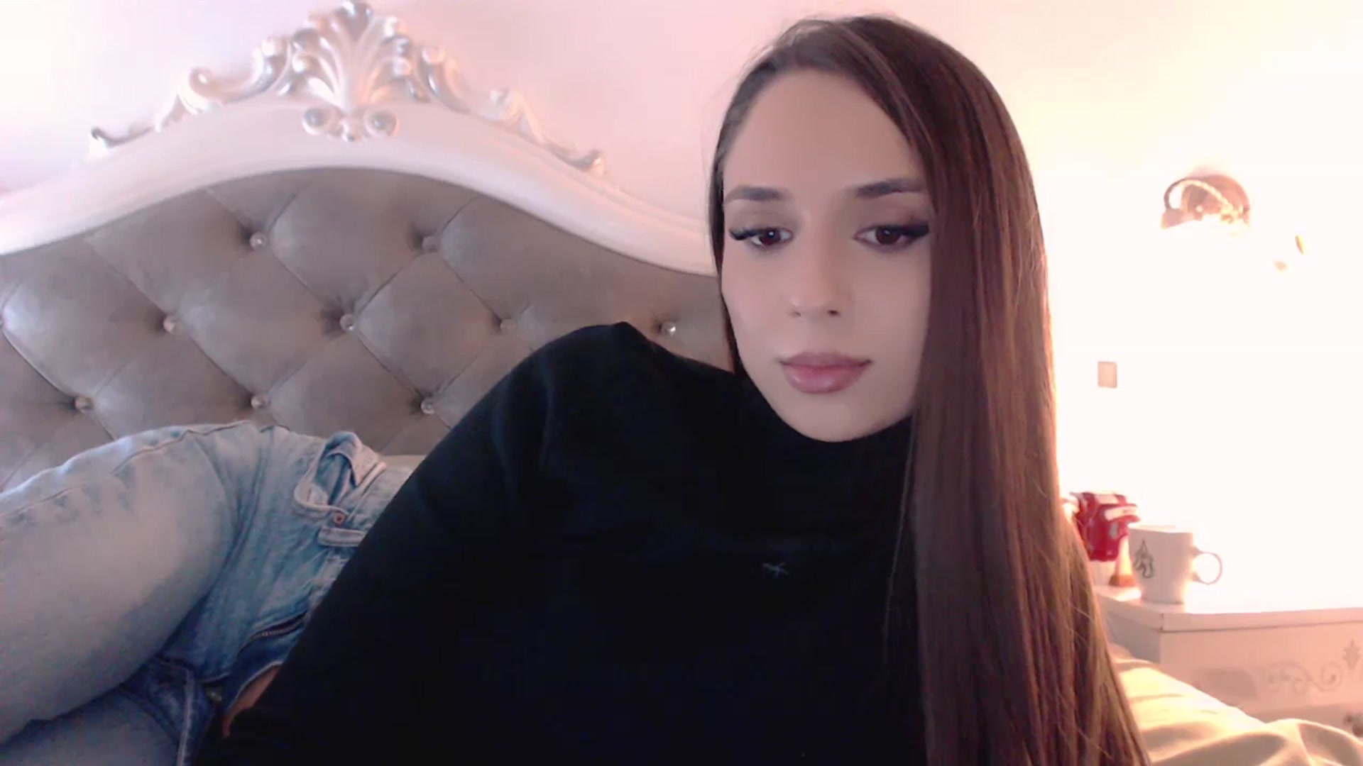 Gallery image thumbnail from Raisadollface's myfreecams stream on, 11/13/2025, 19:17 image 2 of 20