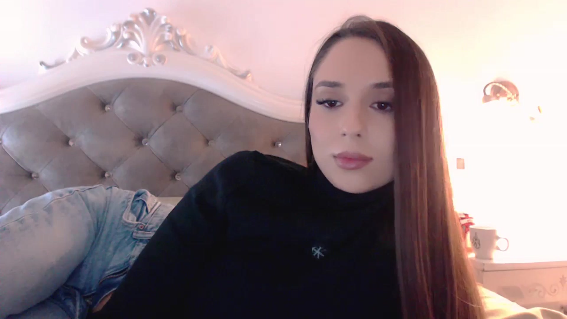 Gallery image thumbnail from Raisadollface's myfreecams stream on, 11/13/2025, 19:17 image 14 of 20