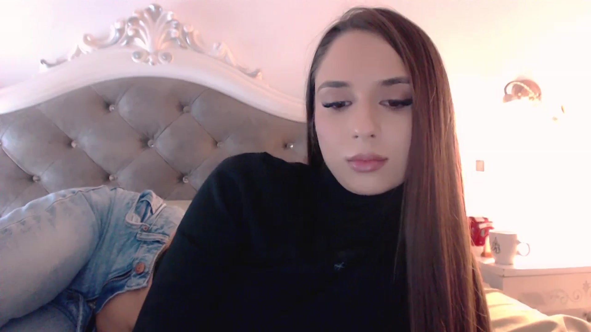 Gallery image thumbnail from Raisadollface's myfreecams stream on, 11/13/2025, 19:17 image 3 of 20