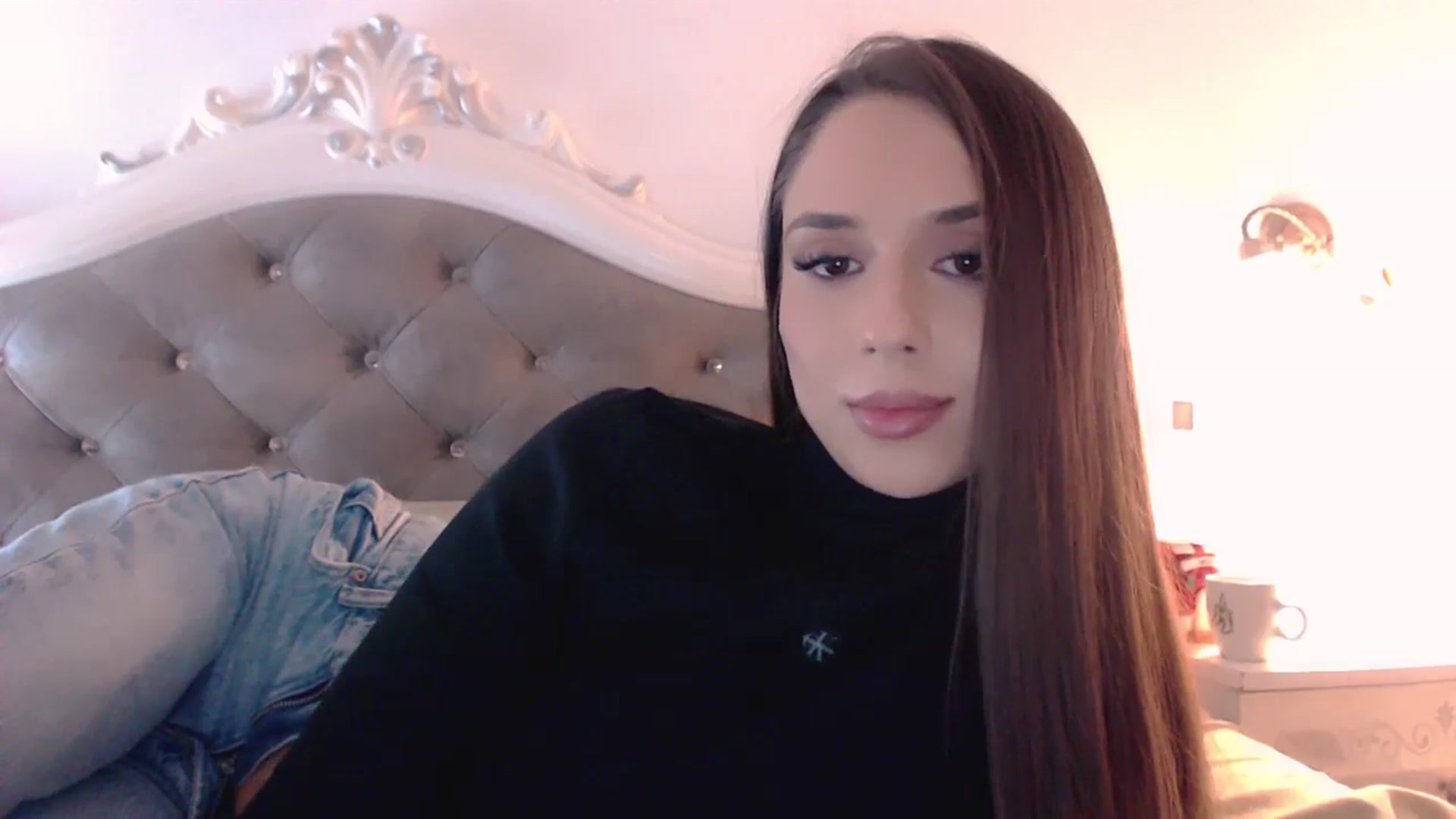 Gallery image thumbnail from Raisadollface's myfreecams stream on, 11/13/2025, 19:17 image 9 of 20
