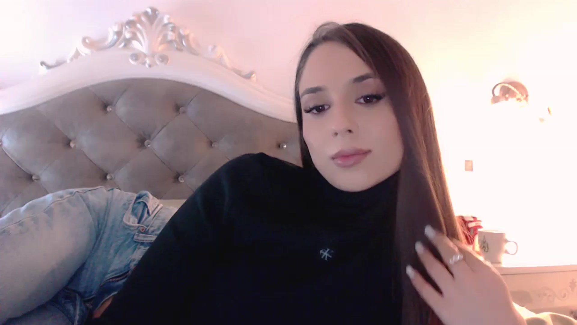 Gallery image thumbnail from Raisadollface's myfreecams stream on, 11/13/2025, 19:17 image 10 of 20