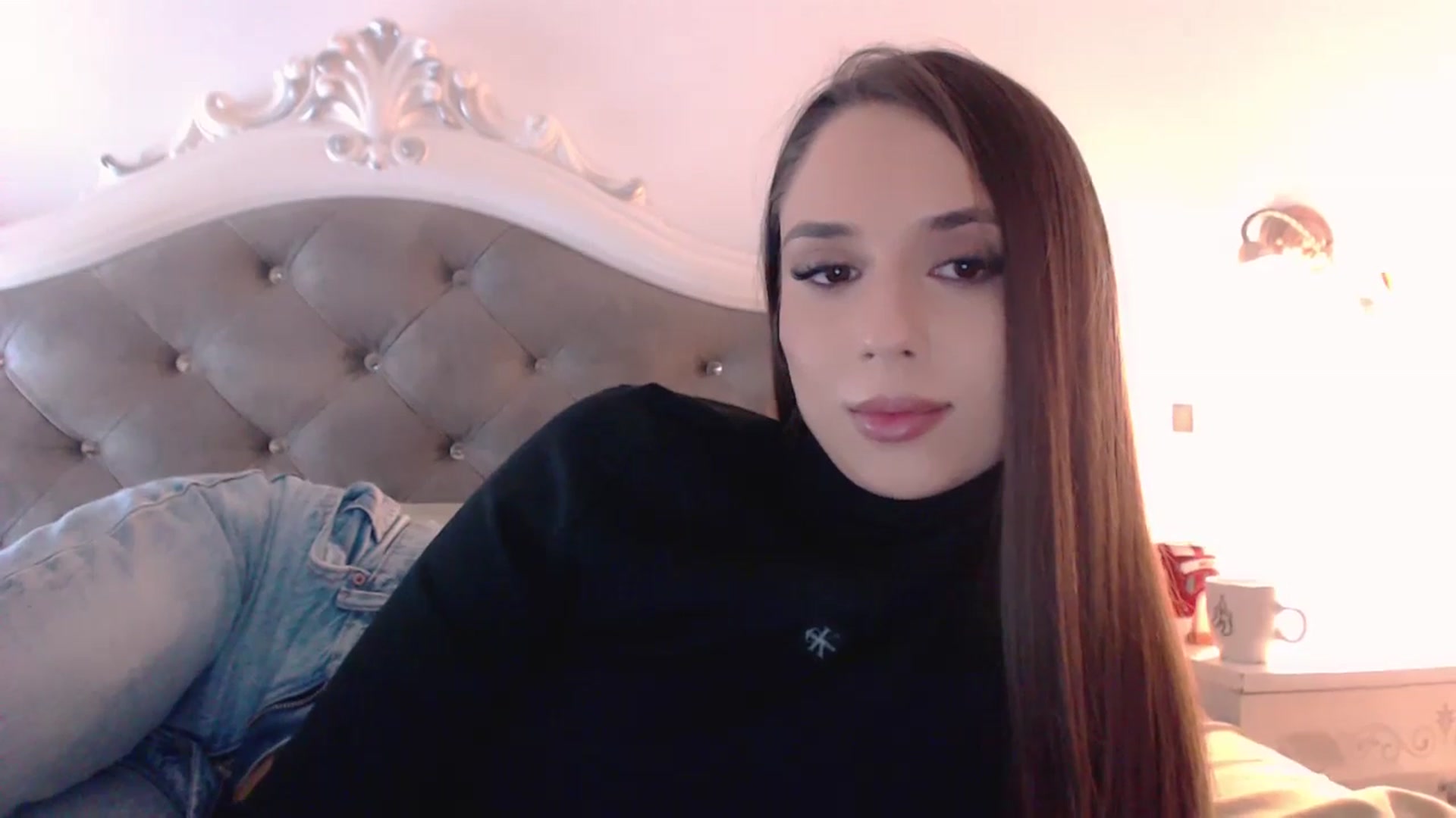 Gallery image thumbnail from Raisadollface's myfreecams stream on, 11/13/2025, 19:17 image 13 of 20