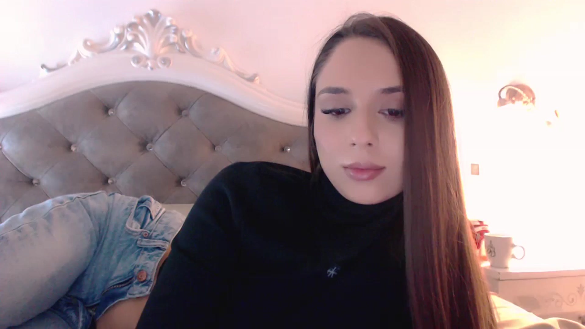 Gallery image thumbnail from Raisadollface's myfreecams stream on, 11/13/2025, 19:17 image 18 of 20