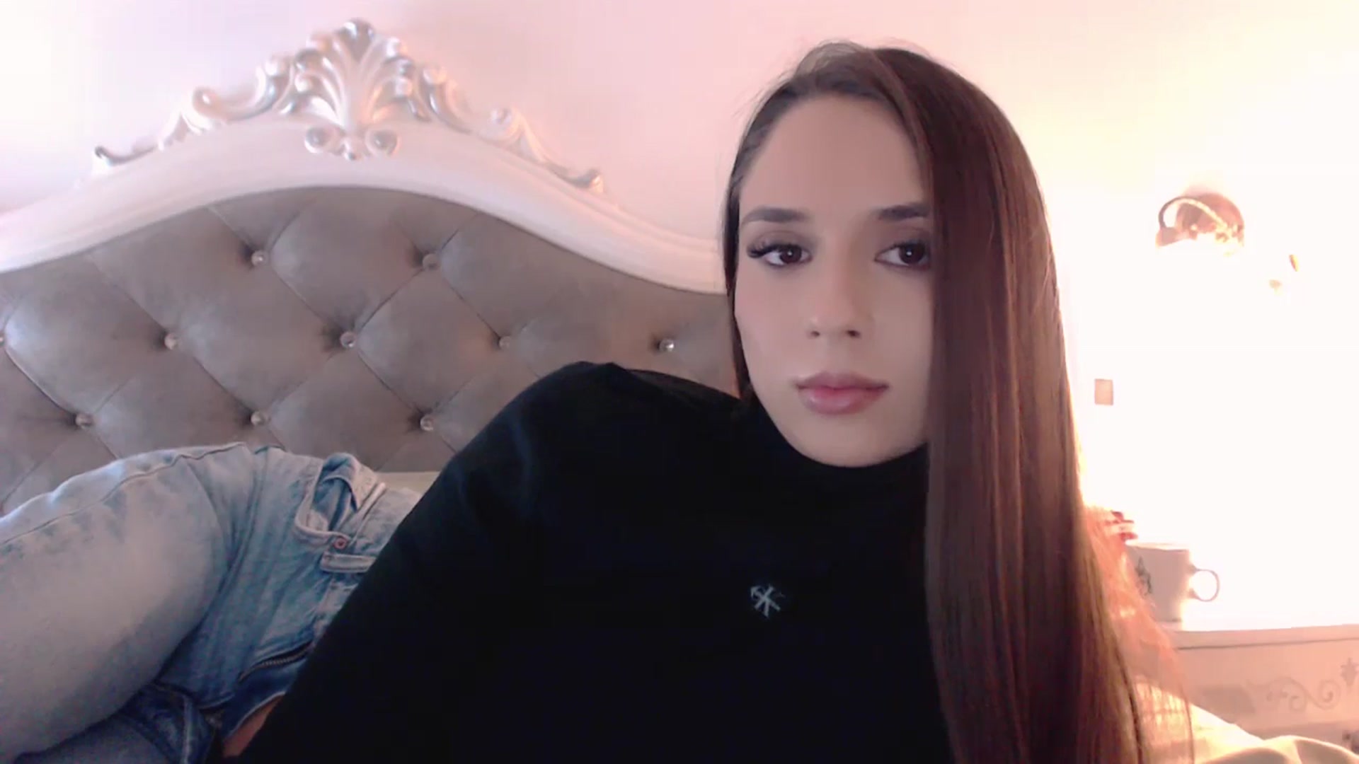 Gallery image thumbnail from Raisadollface's myfreecams stream on, 11/13/2025, 19:17 image 15 of 20