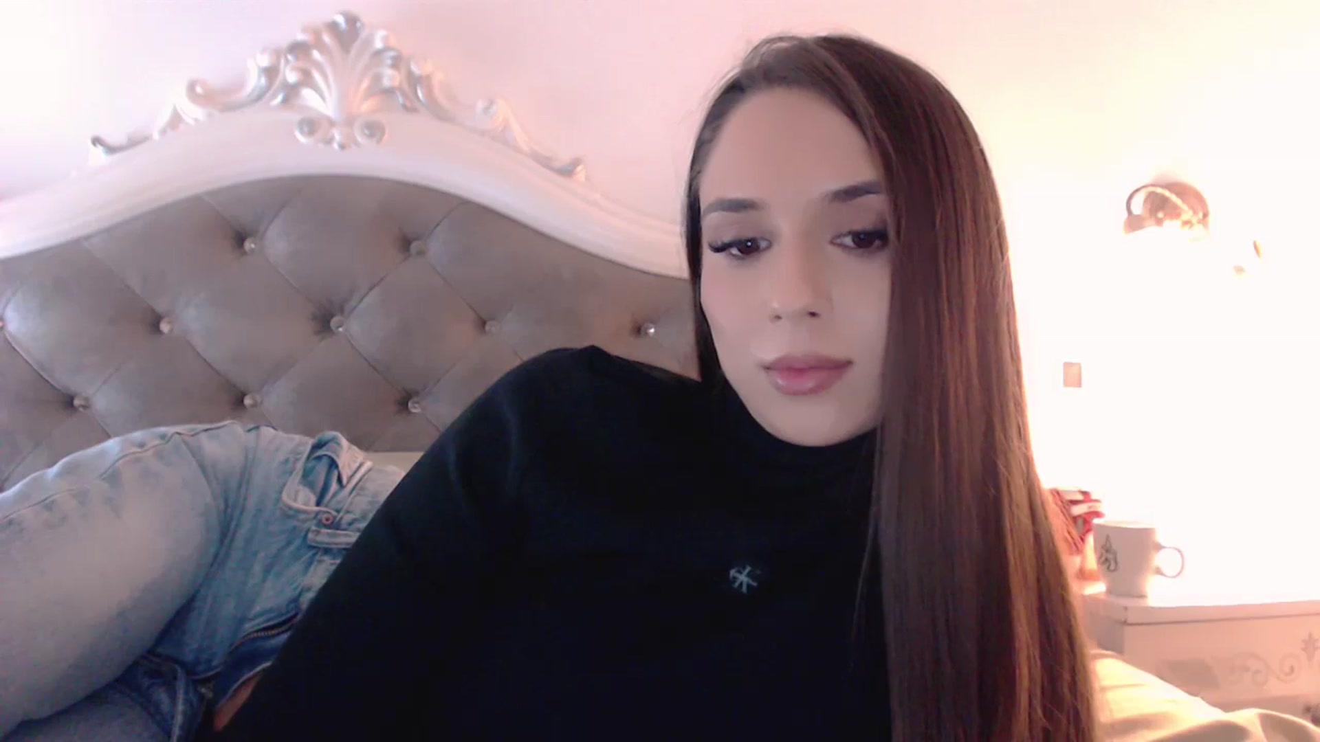 Gallery image thumbnail from Raisadollface's myfreecams stream on, 11/13/2025, 19:17 image 6 of 20