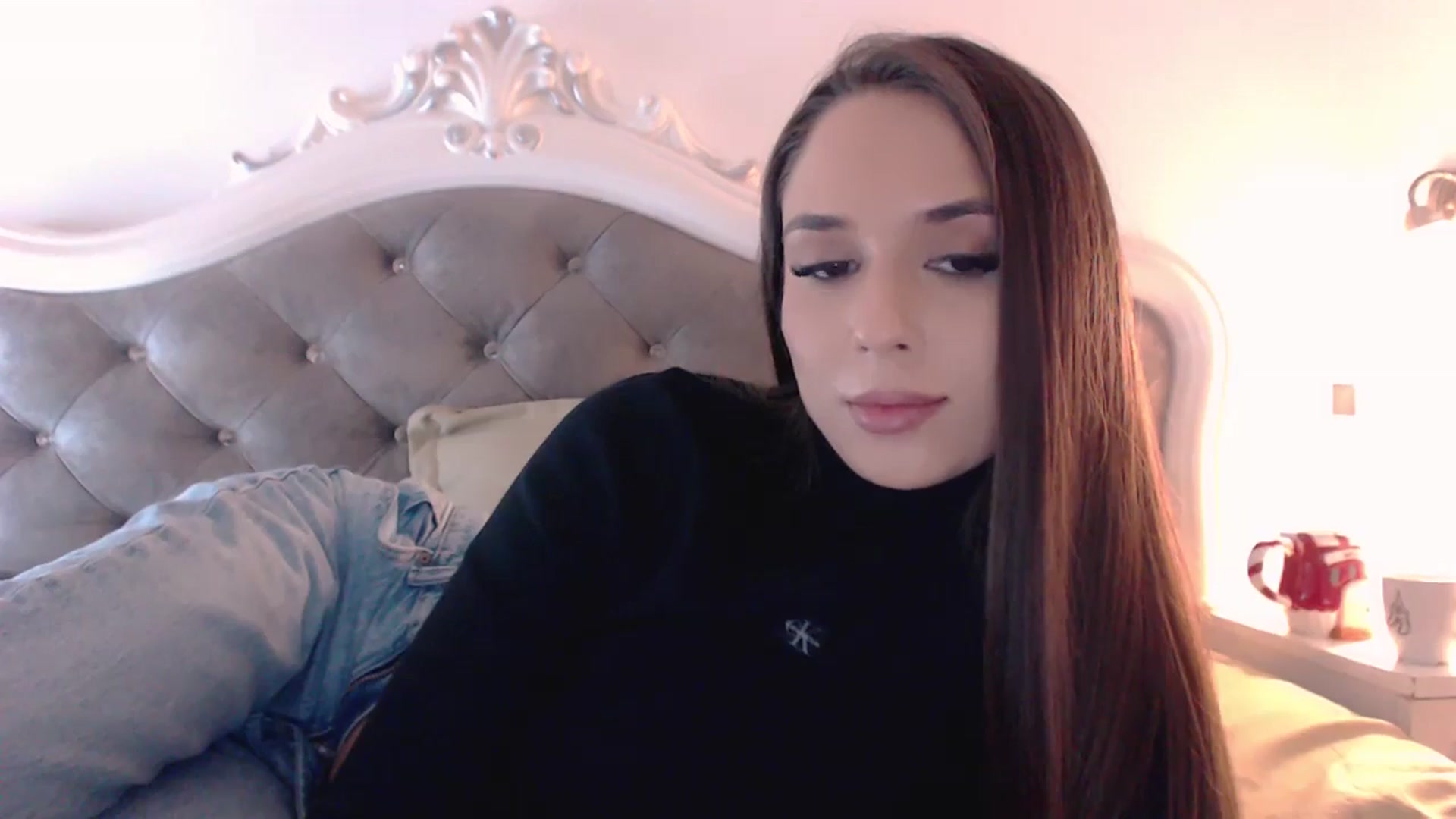 Gallery image thumbnail from Raisadollface's myfreecams stream on, 11/13/2025, 19:58 image 16 of 20