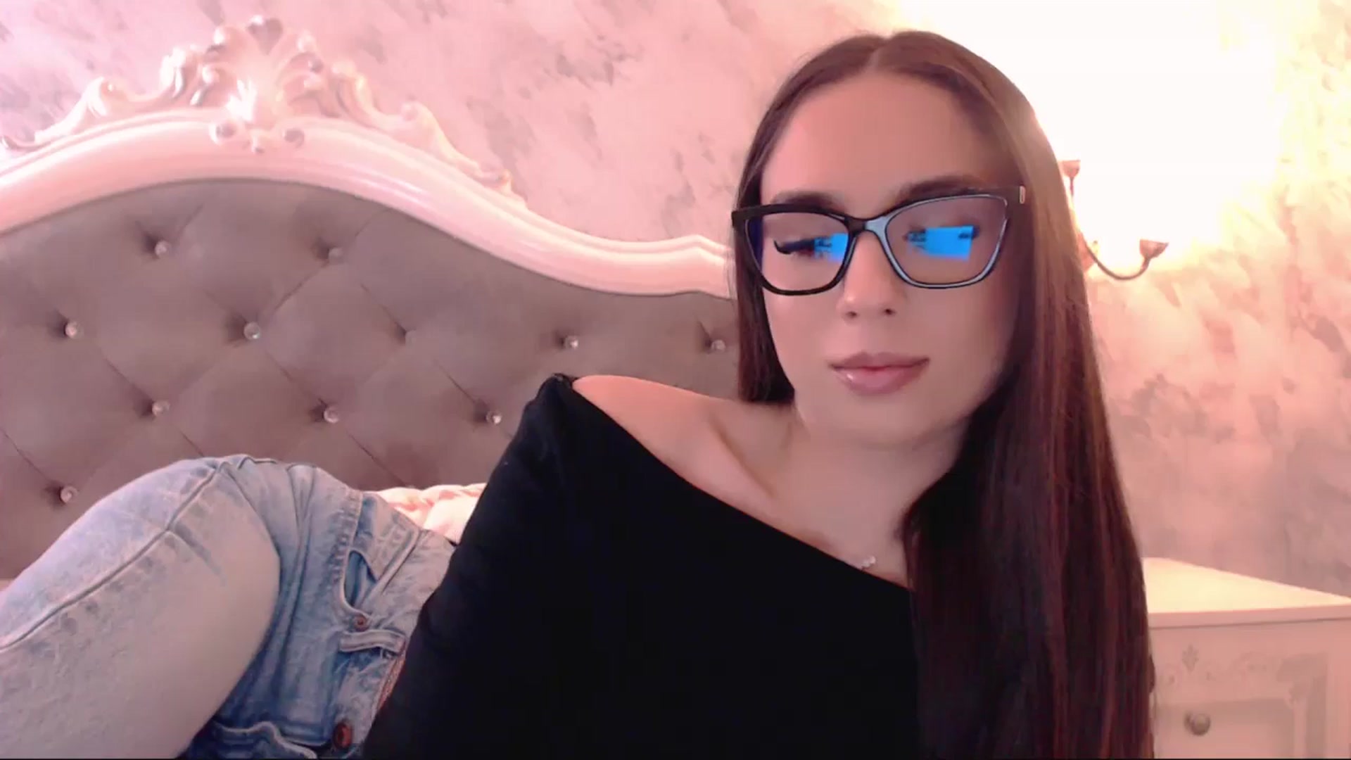 Gallery image thumbnail from Raisadollface's myfreecams stream on, 12/05/2025, 16:04 image 19 of 20