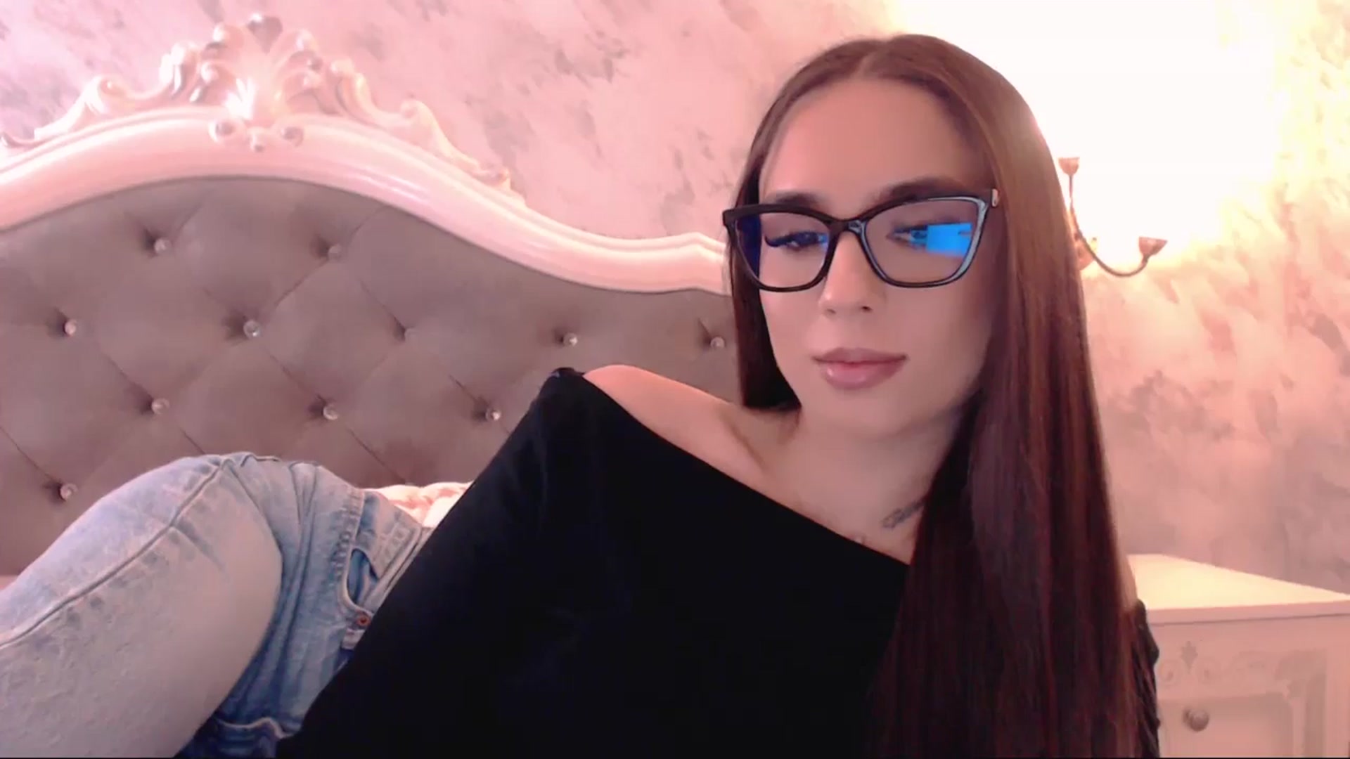 Gallery image thumbnail from Raisadollface's myfreecams stream on, 12/05/2025, 16:04 image 15 of 20