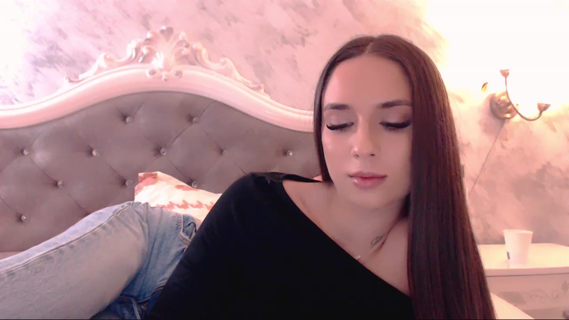 Gallery image thumbnail from Raisadollface's myfreecams stream on, 12/05/2025, 19:07 image 10 of 20