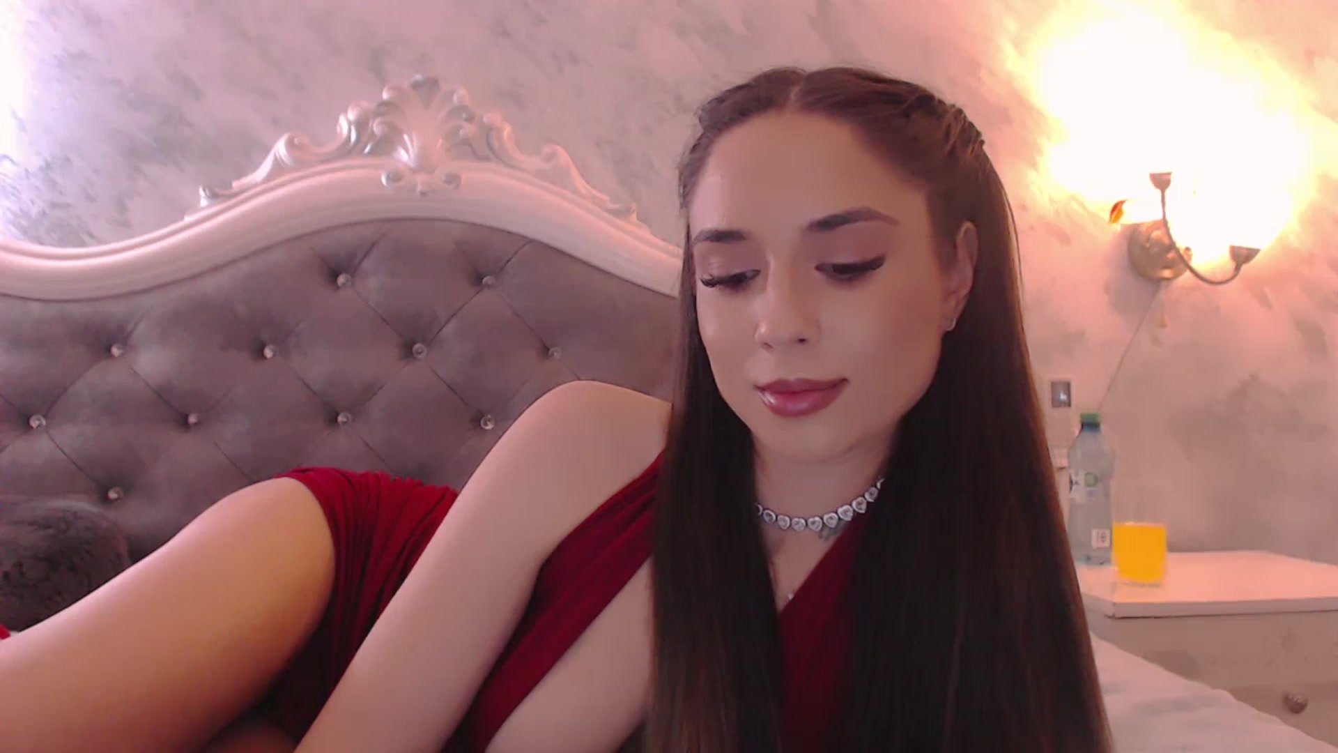 Gallery image thumbnail from Raisadollface's myfreecams stream on, 12/25/2025, 19:16 image 15 of 20