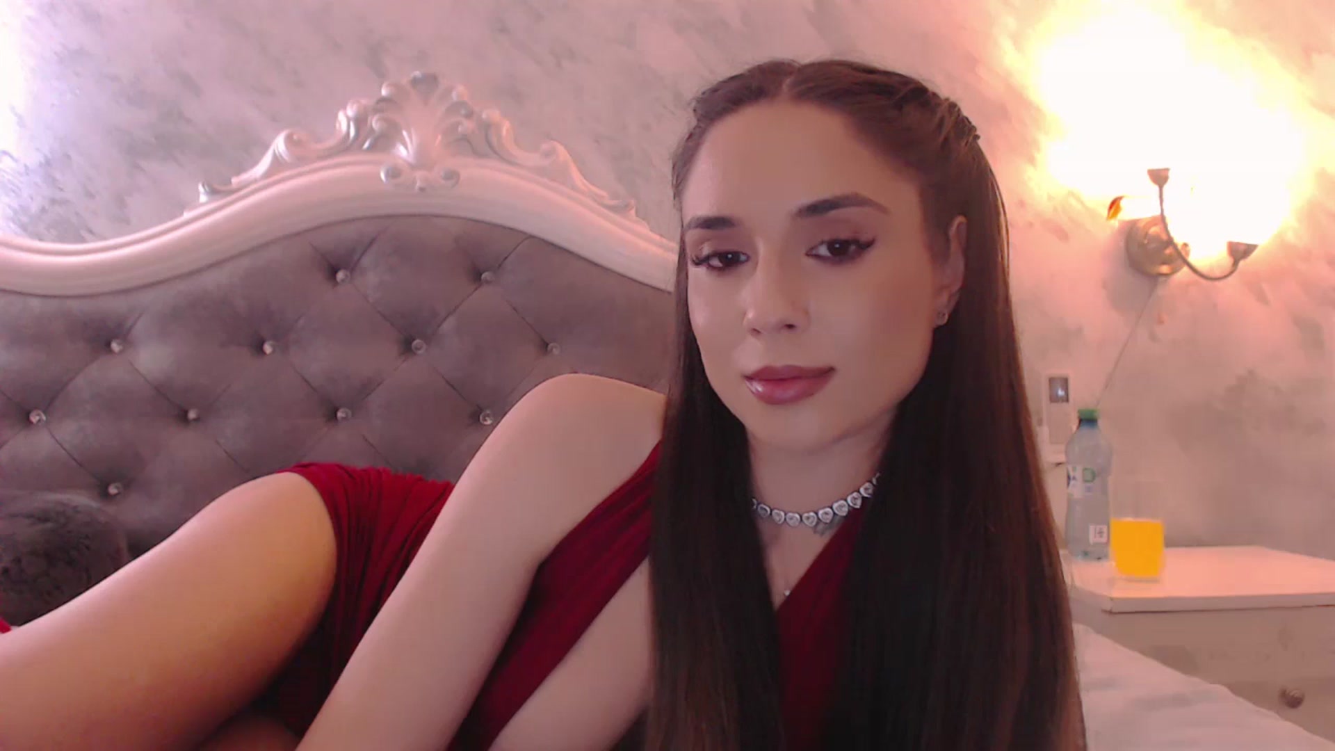 Gallery image thumbnail from Raisadollface's myfreecams stream on, 12/25/2025, 19:16 image 11 of 20