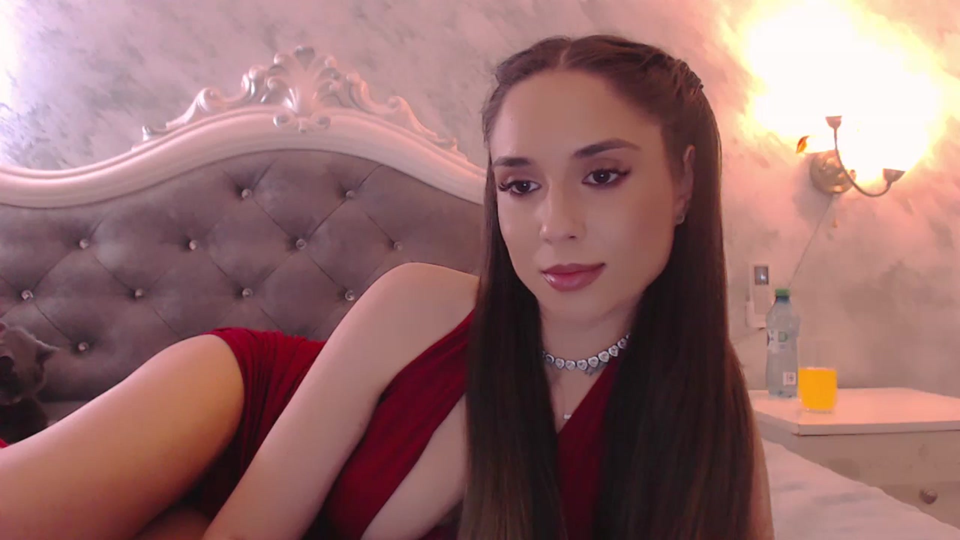 Gallery image thumbnail from Raisadollface's myfreecams stream on, 12/25/2025, 19:16 image 7 of 20