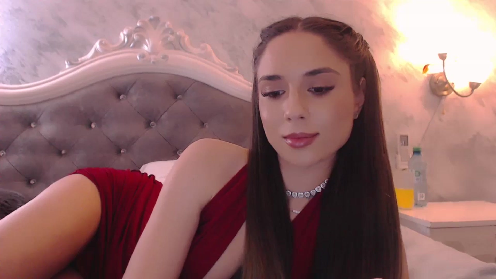 Gallery image thumbnail from Raisadollface's myfreecams stream on, 12/25/2025, 20:00 image 18 of 20
