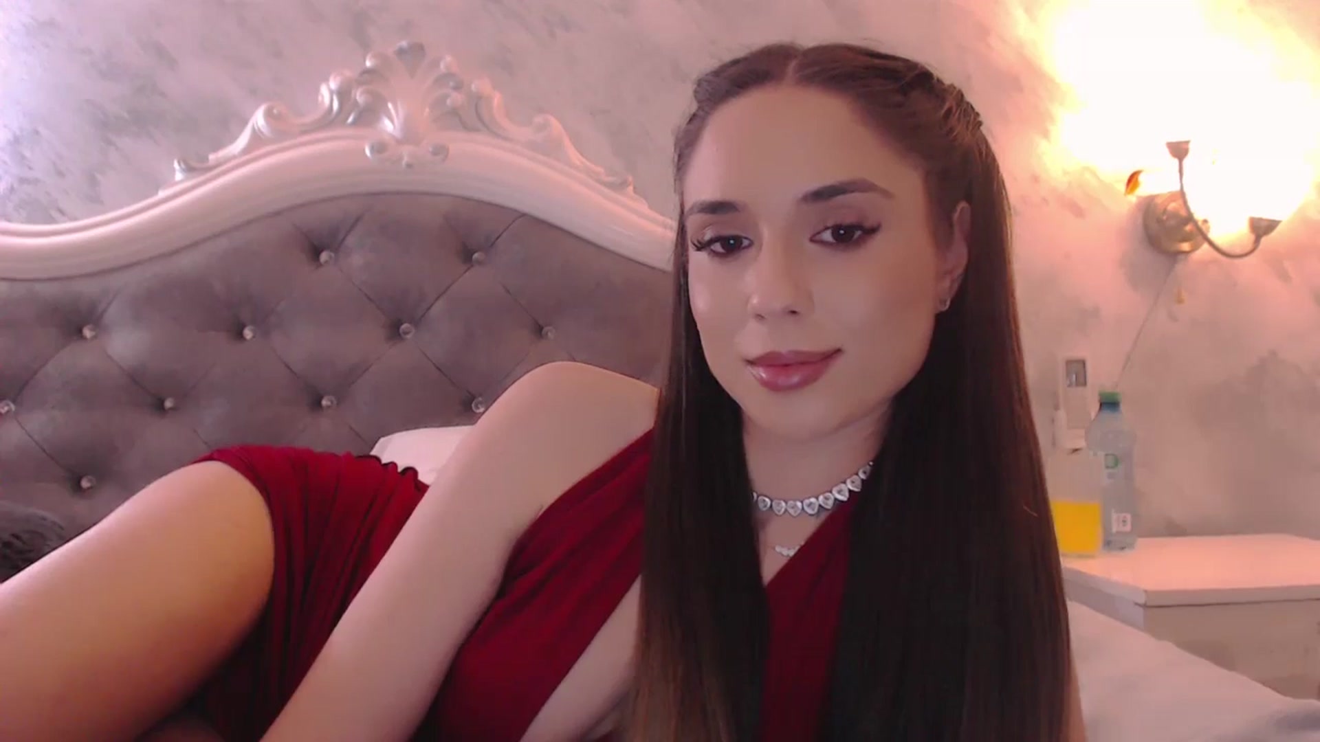 Gallery image thumbnail from Raisadollface's myfreecams stream on, 12/25/2025, 20:00 image 17 of 20