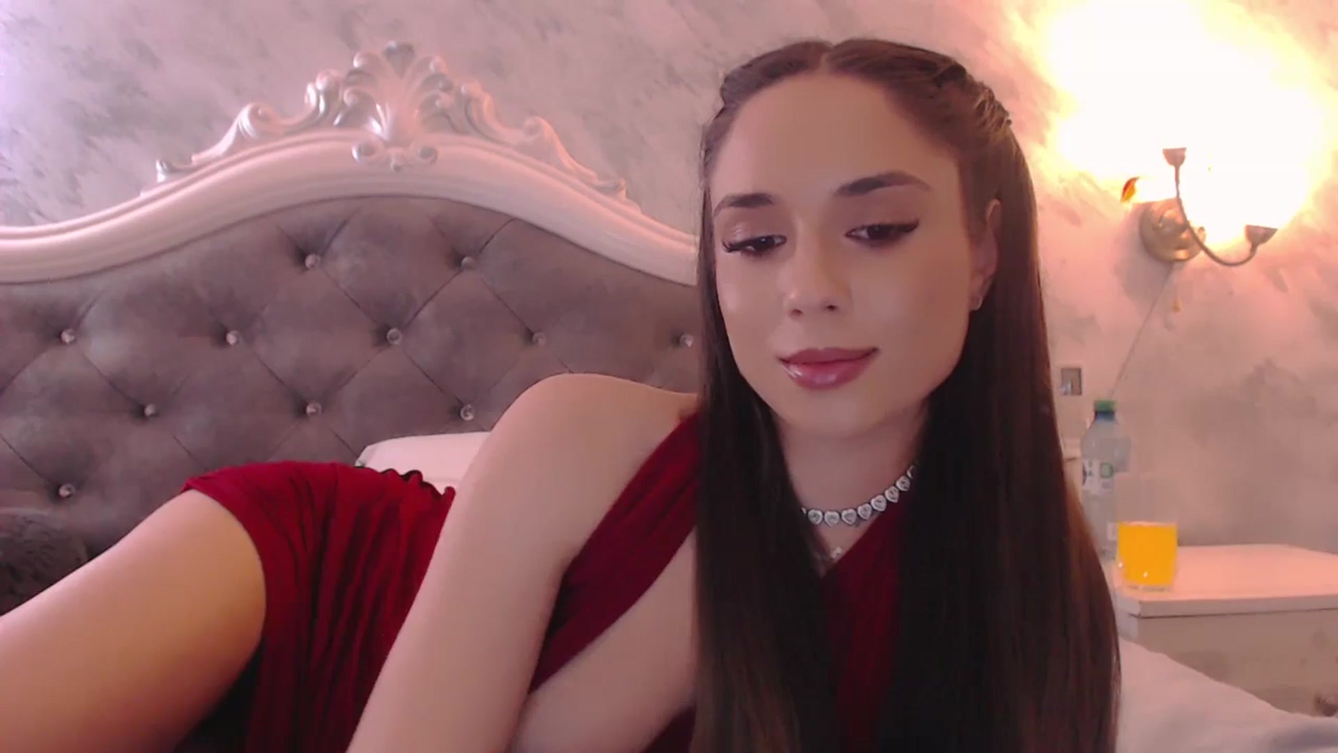 Gallery image thumbnail from Raisadollface's myfreecams stream on, 12/25/2025, 20:00 image 8 of 20