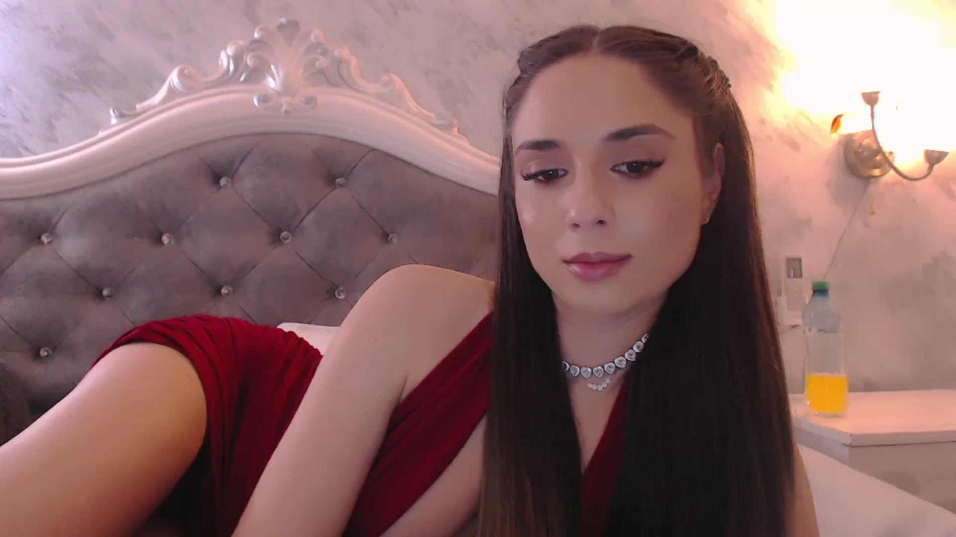 Gallery image thumbnail from Raisadollface's myfreecams stream on, 12/25/2025, 21:11 image 1 of 20