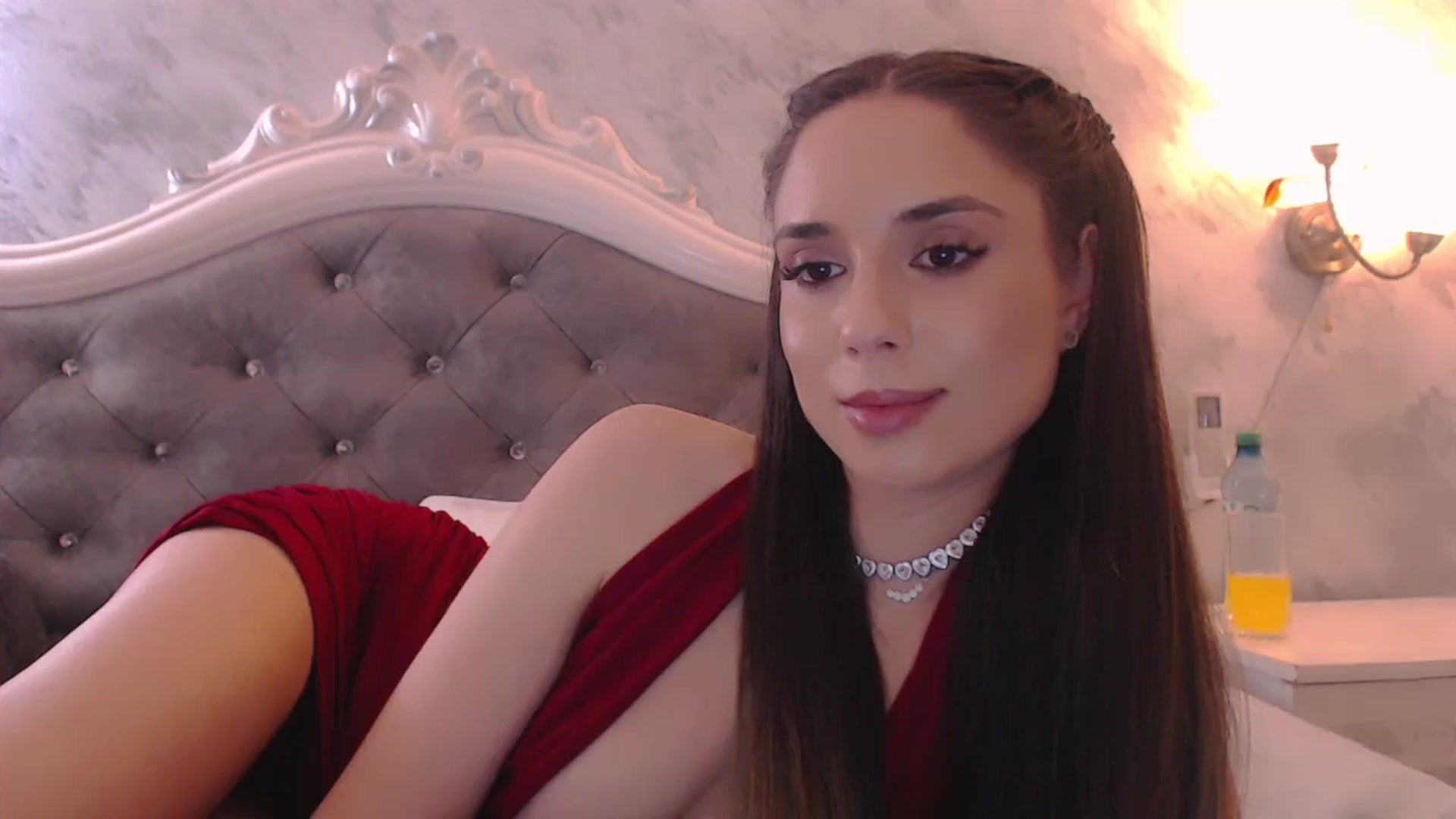 Gallery image thumbnail from Raisadollface's myfreecams stream on, 12/25/2025, 21:11 image 12 of 20