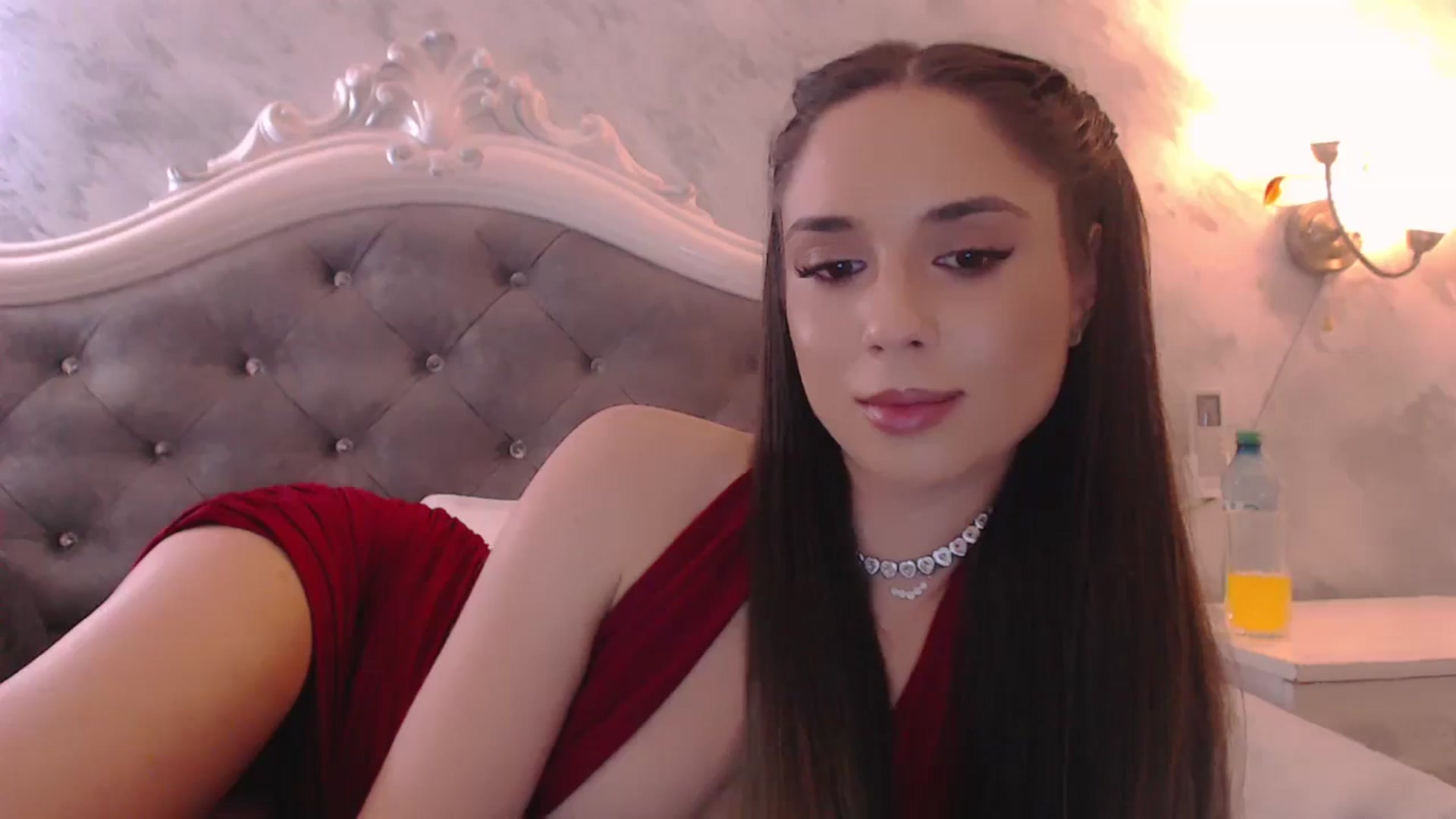Gallery image thumbnail from Raisadollface's myfreecams stream on, 12/25/2025, 21:11 image 10 of 20