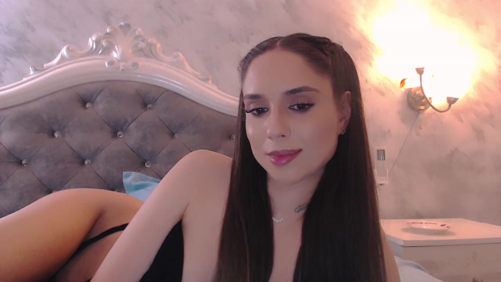 Gallery image thumbnail from Raisadollface's myfreecams stream on, 01/01/2026, 19:01 image 16 of 20