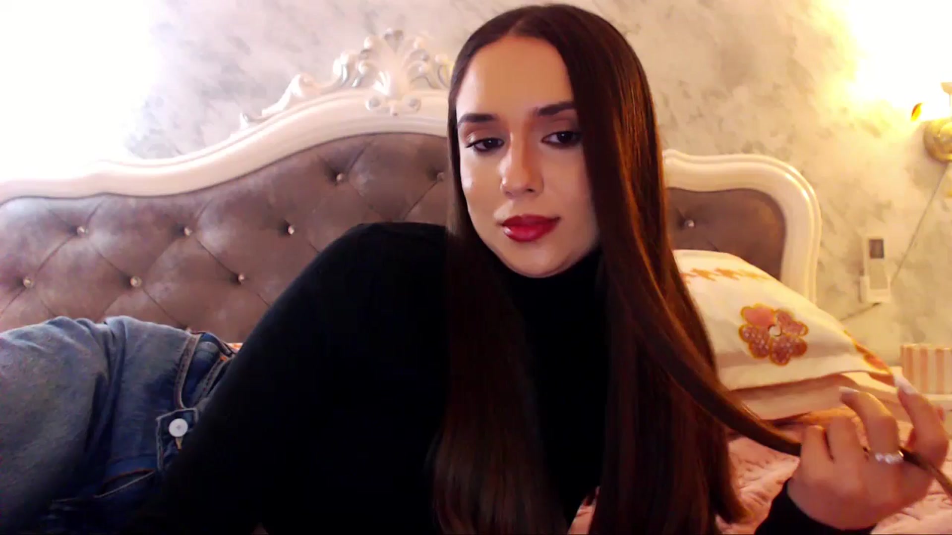 Gallery image thumbnail from Raisadollface's myfreecams stream on, 03/01/2026, 18:13 image 1 of 20