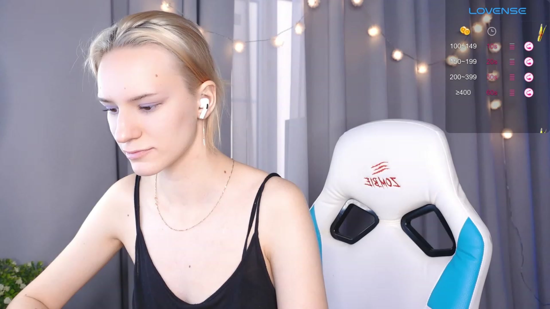 Gallery image thumbnail from RamonaK's myfreecams stream on, 01/22/2024, 11:09 image 15 of 20