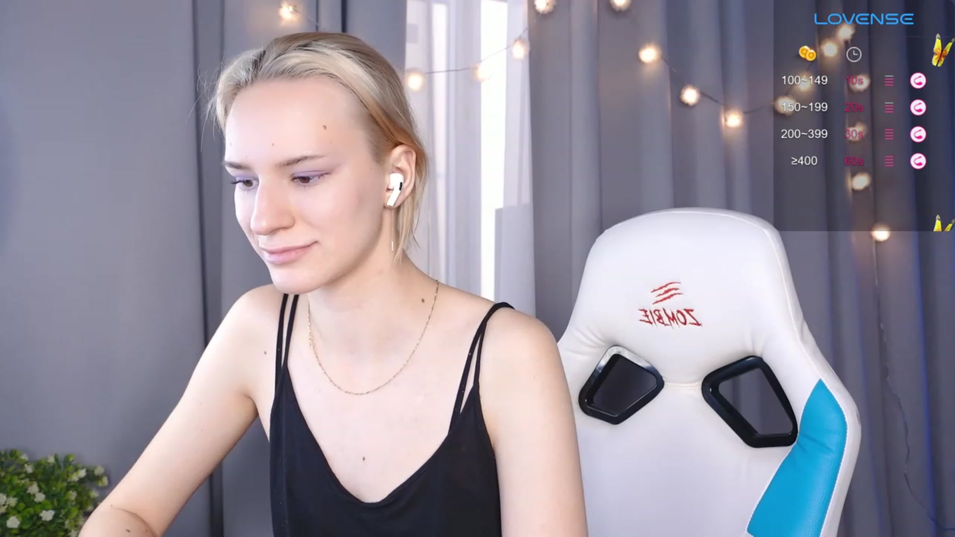 Gallery image thumbnail from RamonaK's myfreecams stream on, 01/22/2024, 11:09 image 12 of 20