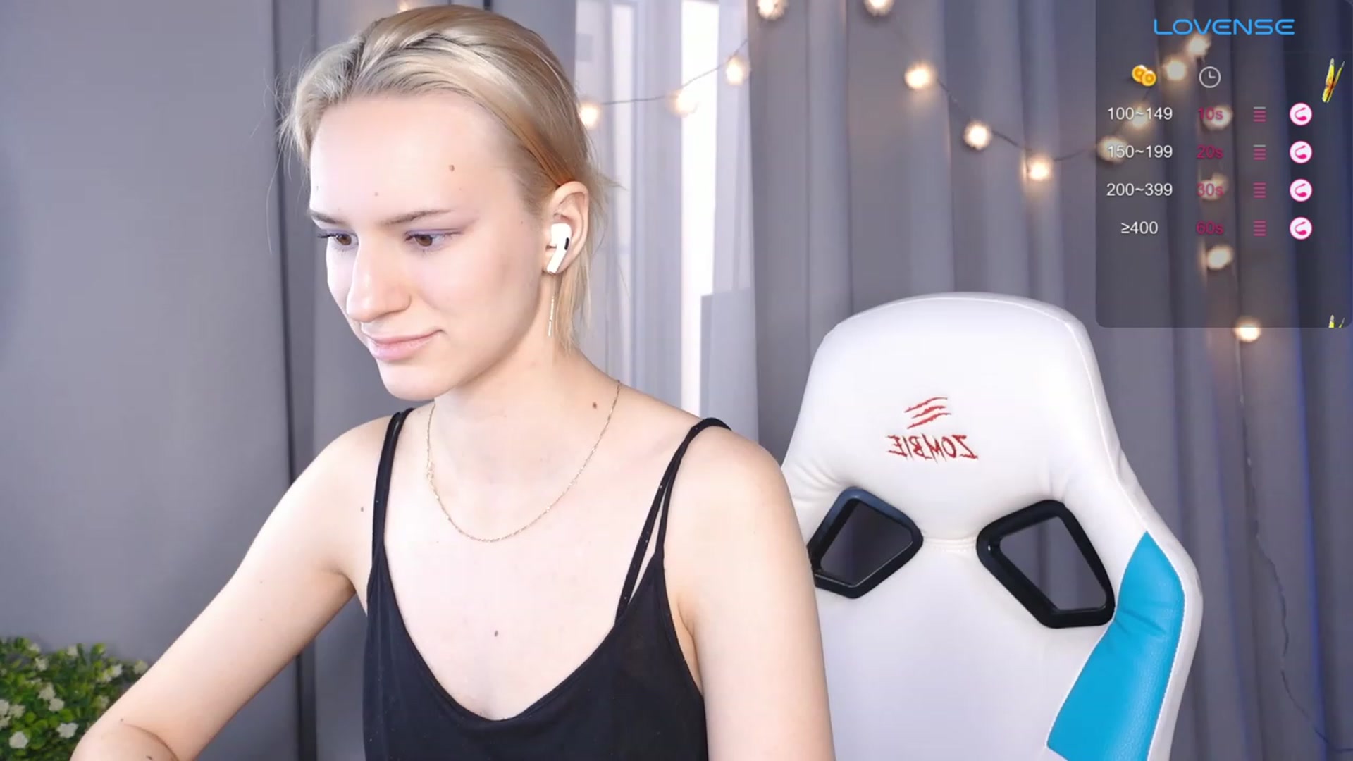 Gallery image thumbnail from RamonaK's myfreecams stream on, 01/22/2024, 11:09 image 14 of 20