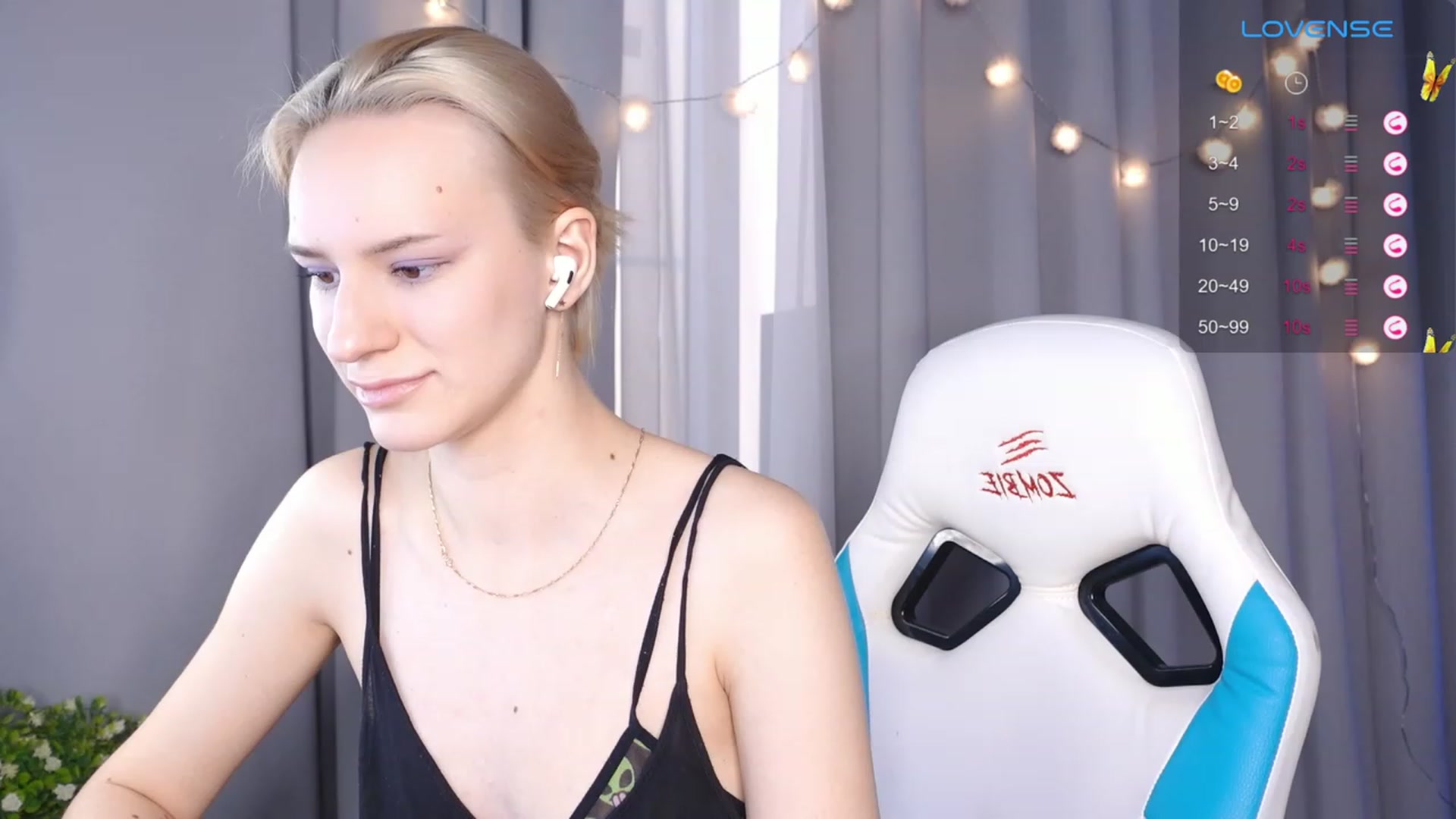 Gallery image thumbnail from RamonaK's myfreecams stream on, 01/22/2024, 11:09 image 3 of 20