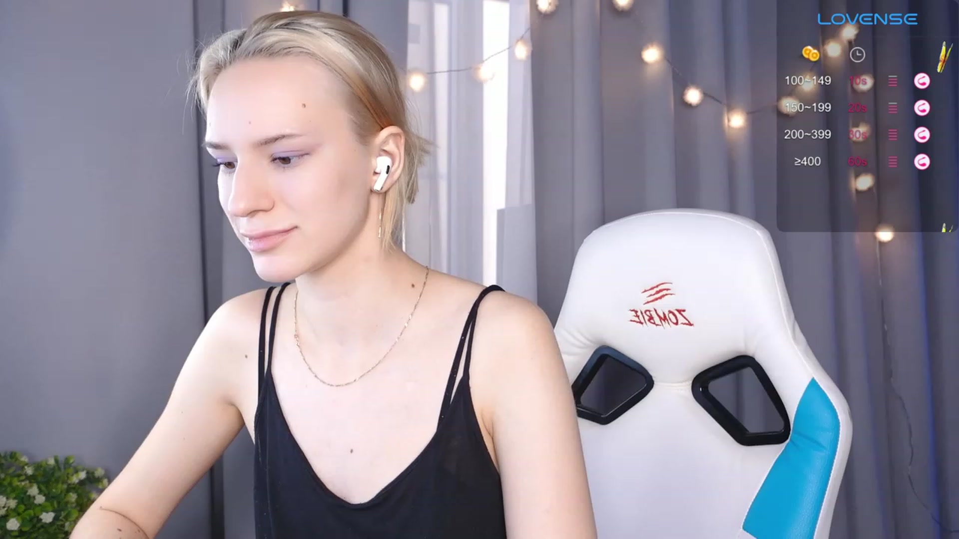 Gallery image thumbnail from RamonaK's myfreecams stream on, 01/22/2024, 11:09 image 13 of 20