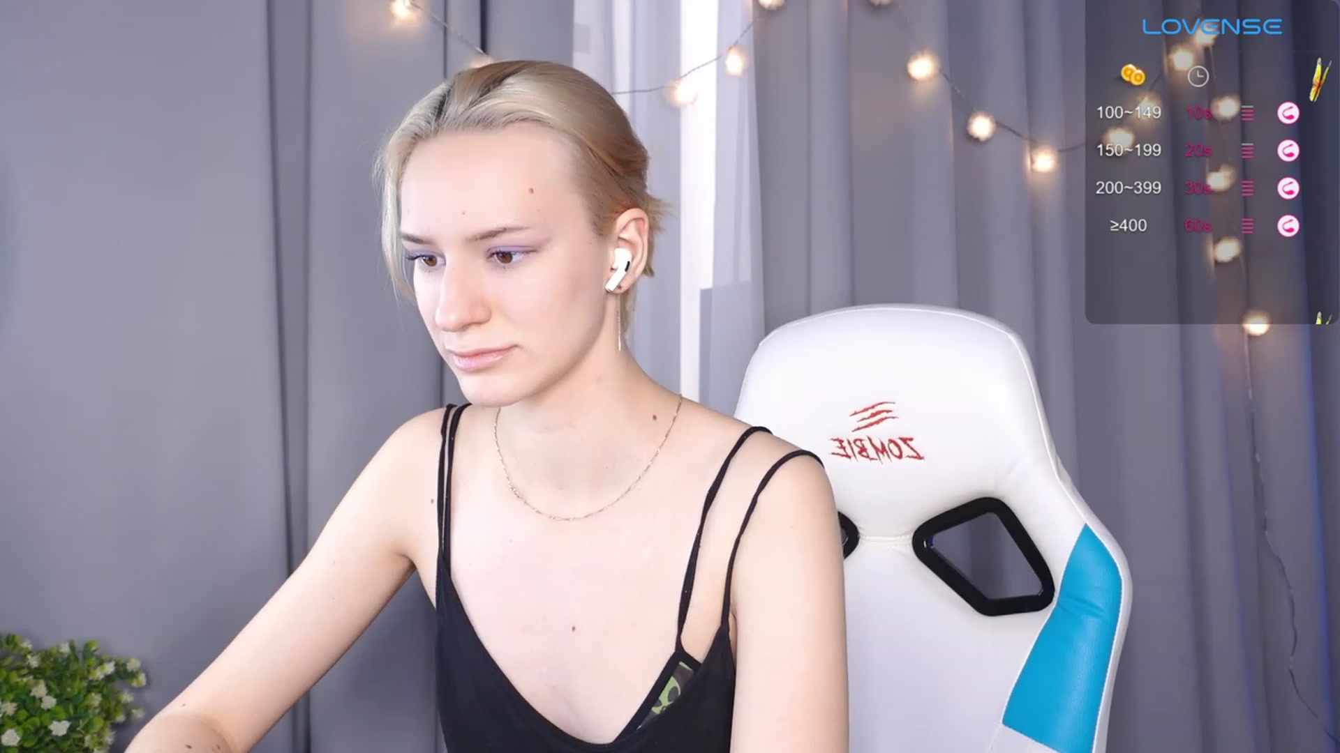 Gallery image thumbnail from RamonaK's myfreecams stream on, 01/22/2024, 11:09 image 1 of 20