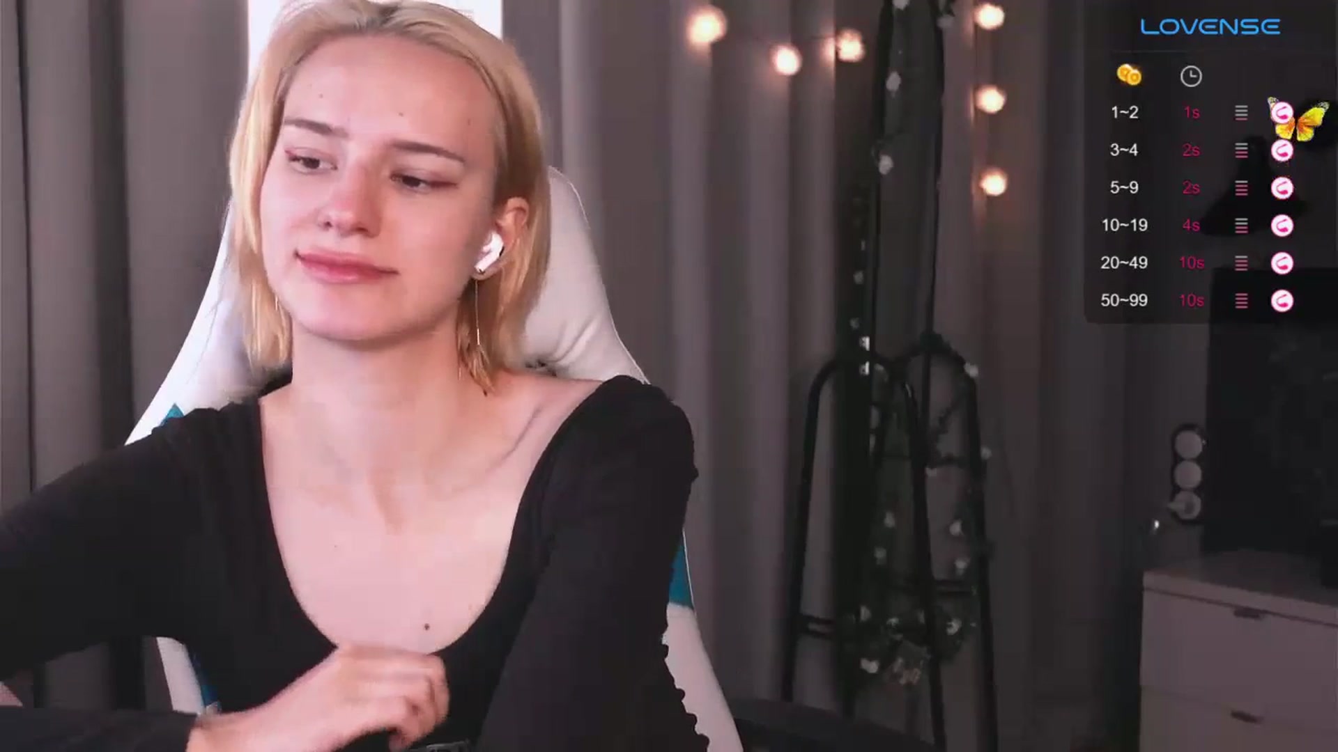 Gallery image thumbnail from RamonaK's myfreecams stream on, 03/04/2024, 11:54 image 14 of 20
