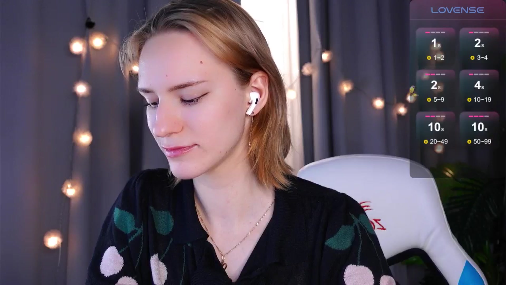 Gallery image thumbnail from RamonaK's myfreecams stream on, 05/02/2024, 10:40 image 12 of 20