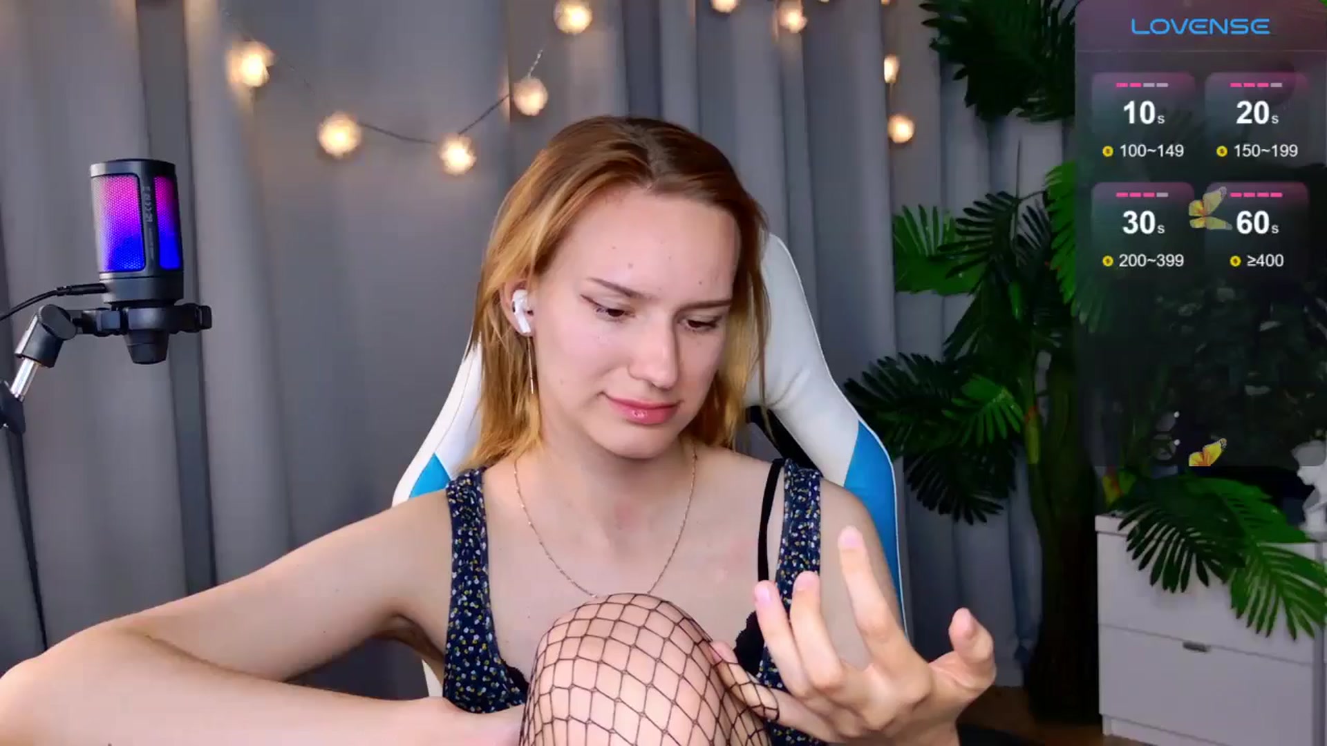 Gallery image thumbnail from RamonaK's myfreecams stream on, 09/06/2024, 12:19 image 16 of 20