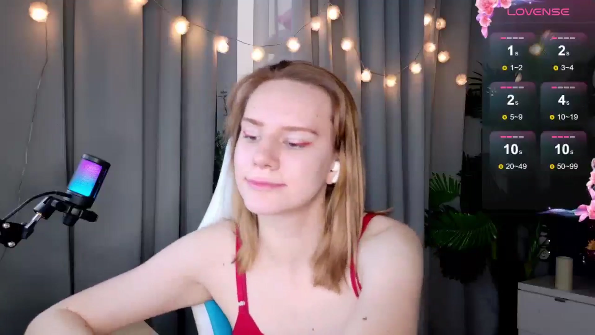Gallery image thumbnail from RamonaK's myfreecams stream on, 12/25/2024, 11:53 image 8 of 20