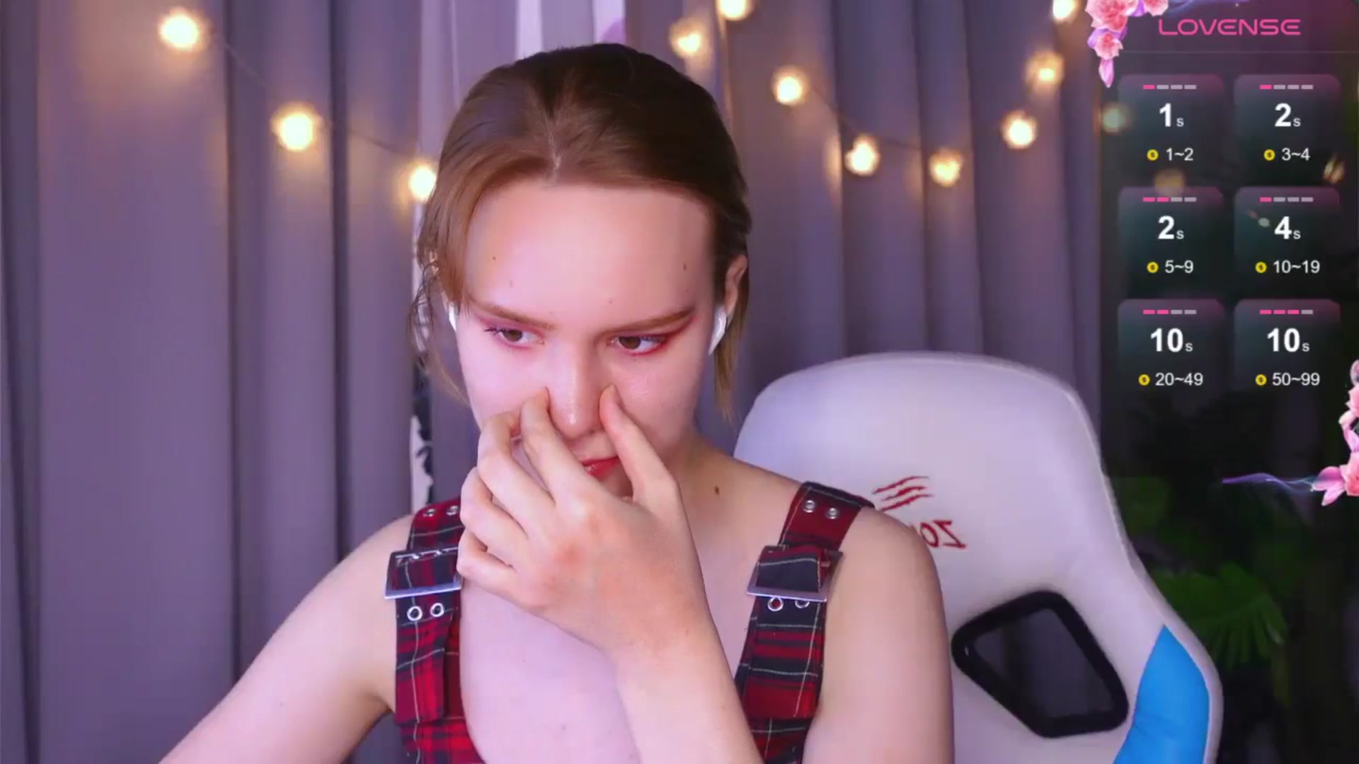 Gallery image thumbnail from RamonaK's myfreecams stream on, 12/26/2024, 11:33 image 9 of 20