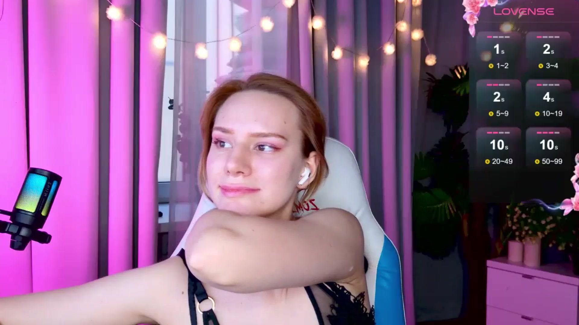Gallery image thumbnail from RamonaK's myfreecams stream on, 12/31/2024, 12:18 image 7 of 20