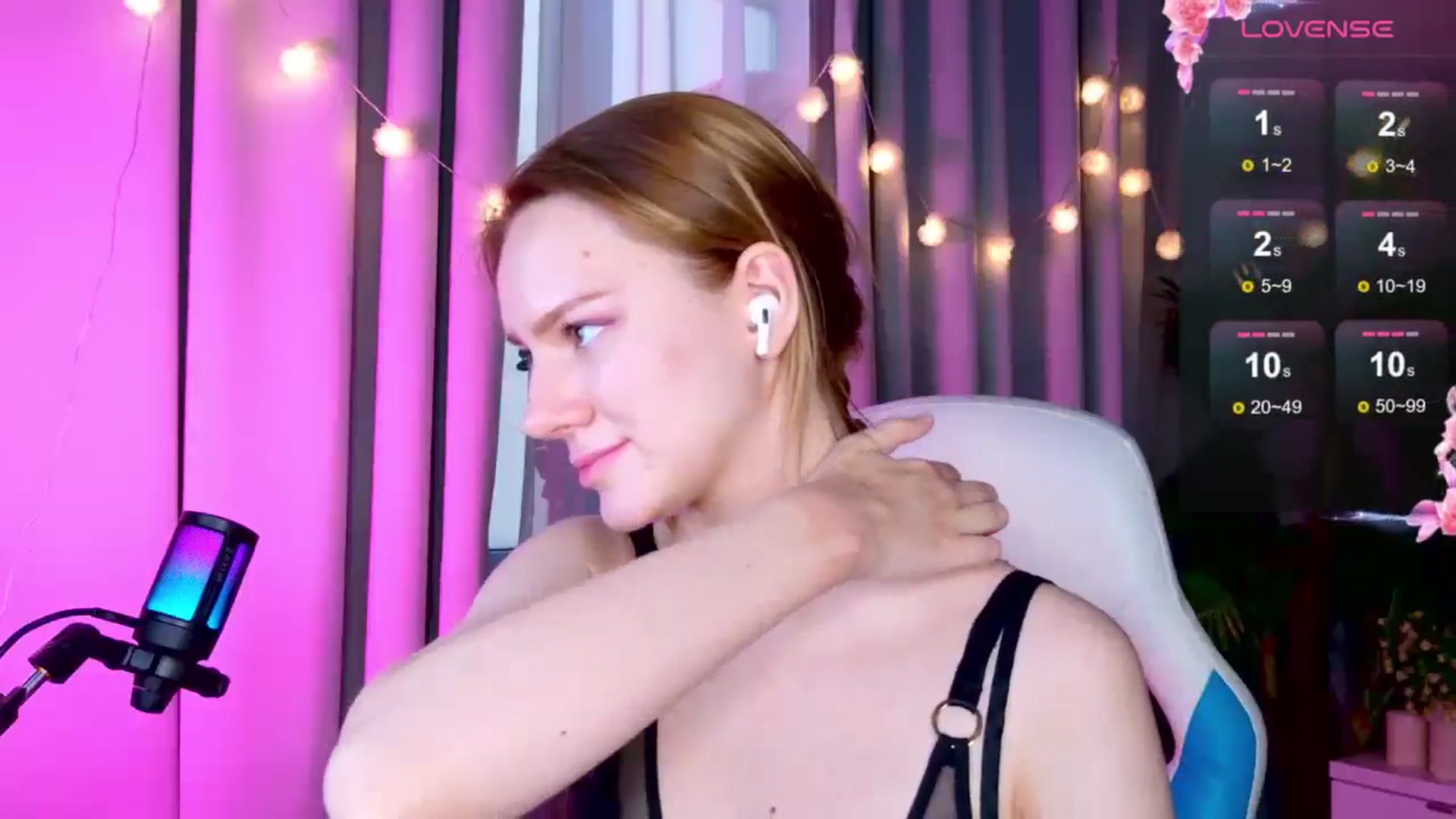 Gallery image thumbnail from RamonaK's myfreecams stream on, 12/31/2024, 12:18 image 15 of 20