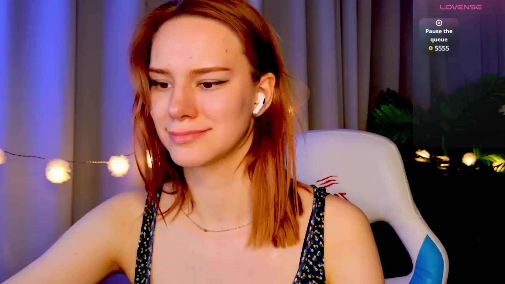 Gallery image thumbnail from RamonaK's myfreecams stream on, 05/03/2025, 12:29 image 6 of 20