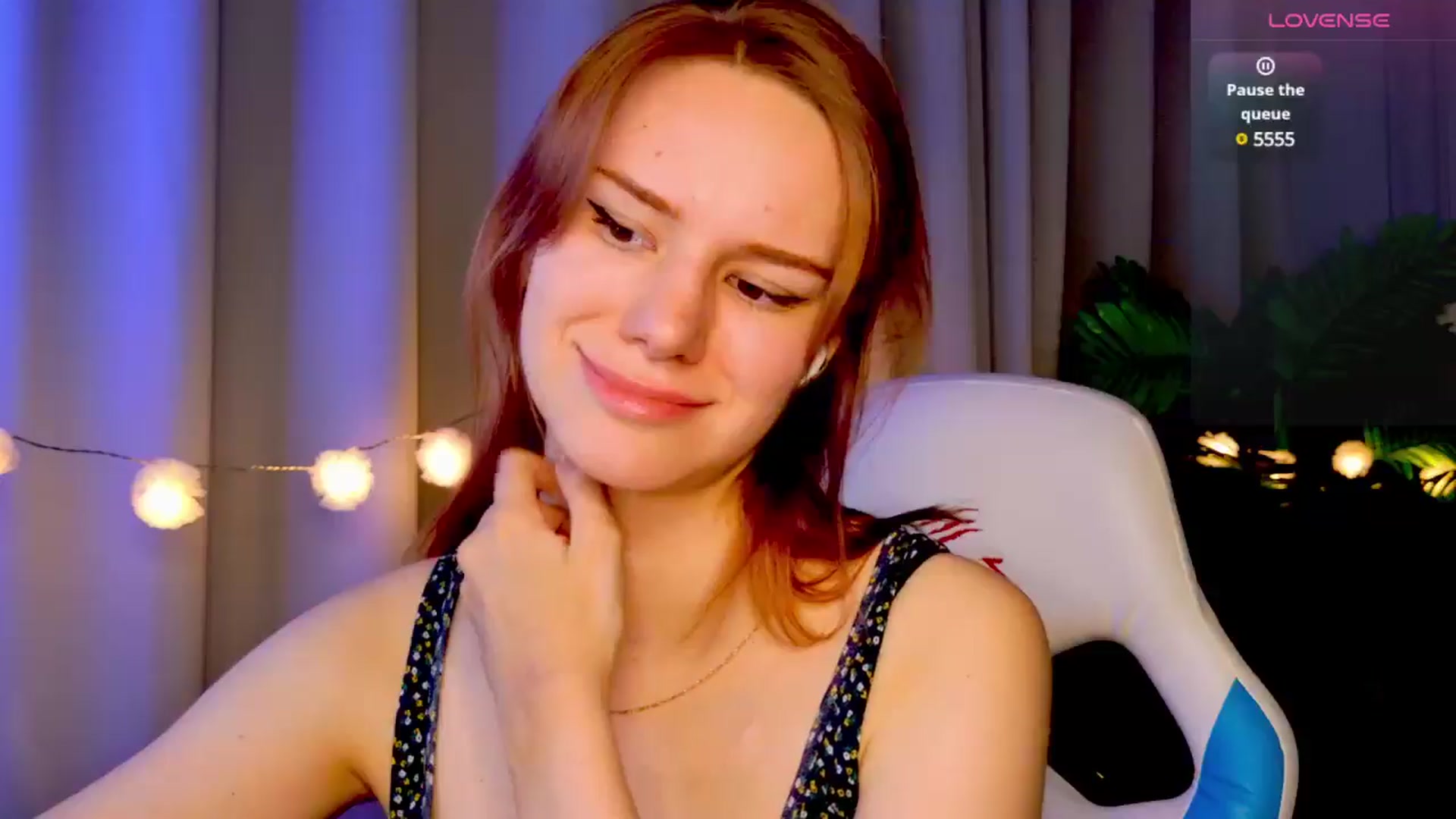 Gallery image thumbnail from RamonaK's myfreecams stream on, 05/03/2025, 12:29 image 9 of 20