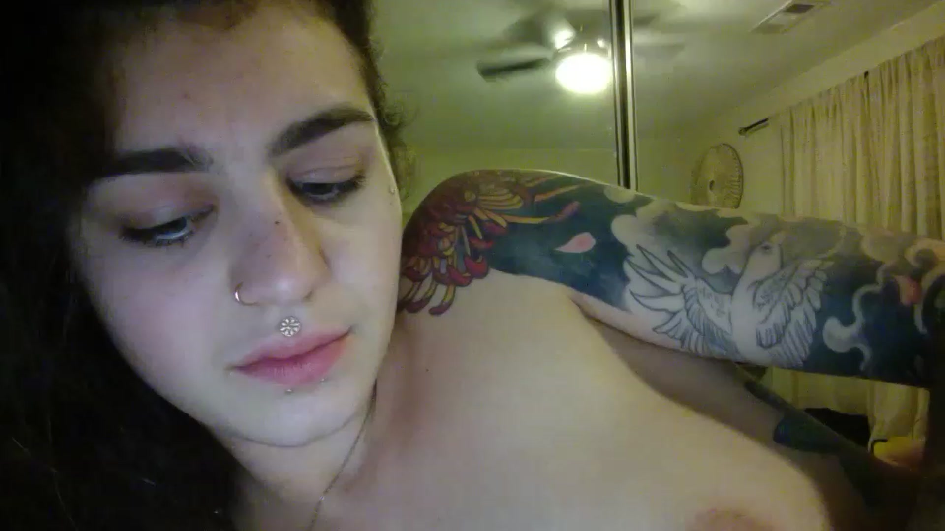 Gallery image thumbnail from RamonaVixen's myfreecams stream on, 11/28/2022, 06:09 image 18 of 20
